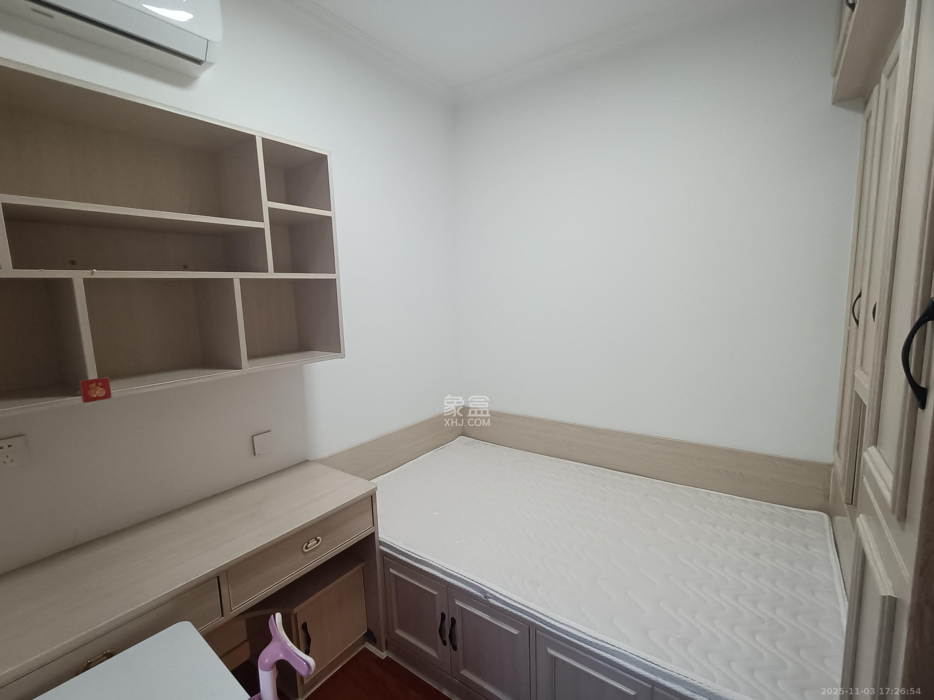 钱隆世家  3室2厅2卫    2500.0元/月 钱隆世家  3室2厅2卫    2500.0元/月室内图