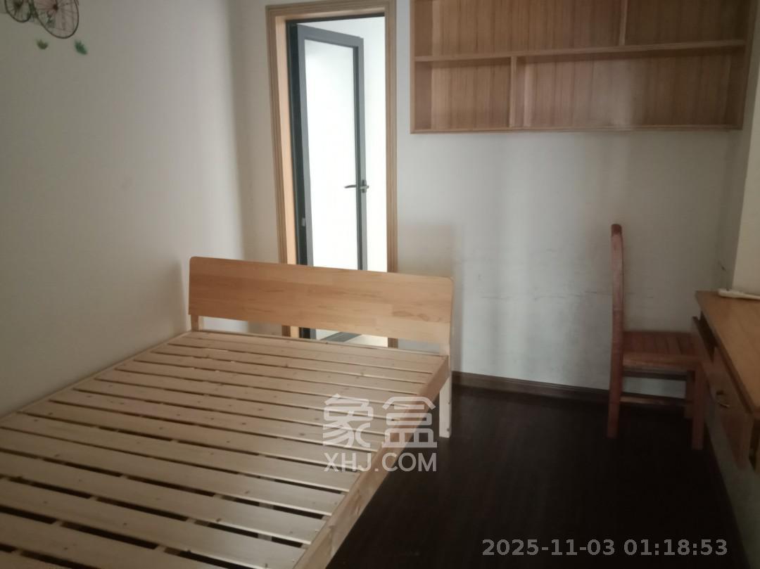 钰龙天下一期  1室2厅1卫    2200.0元/月室内图