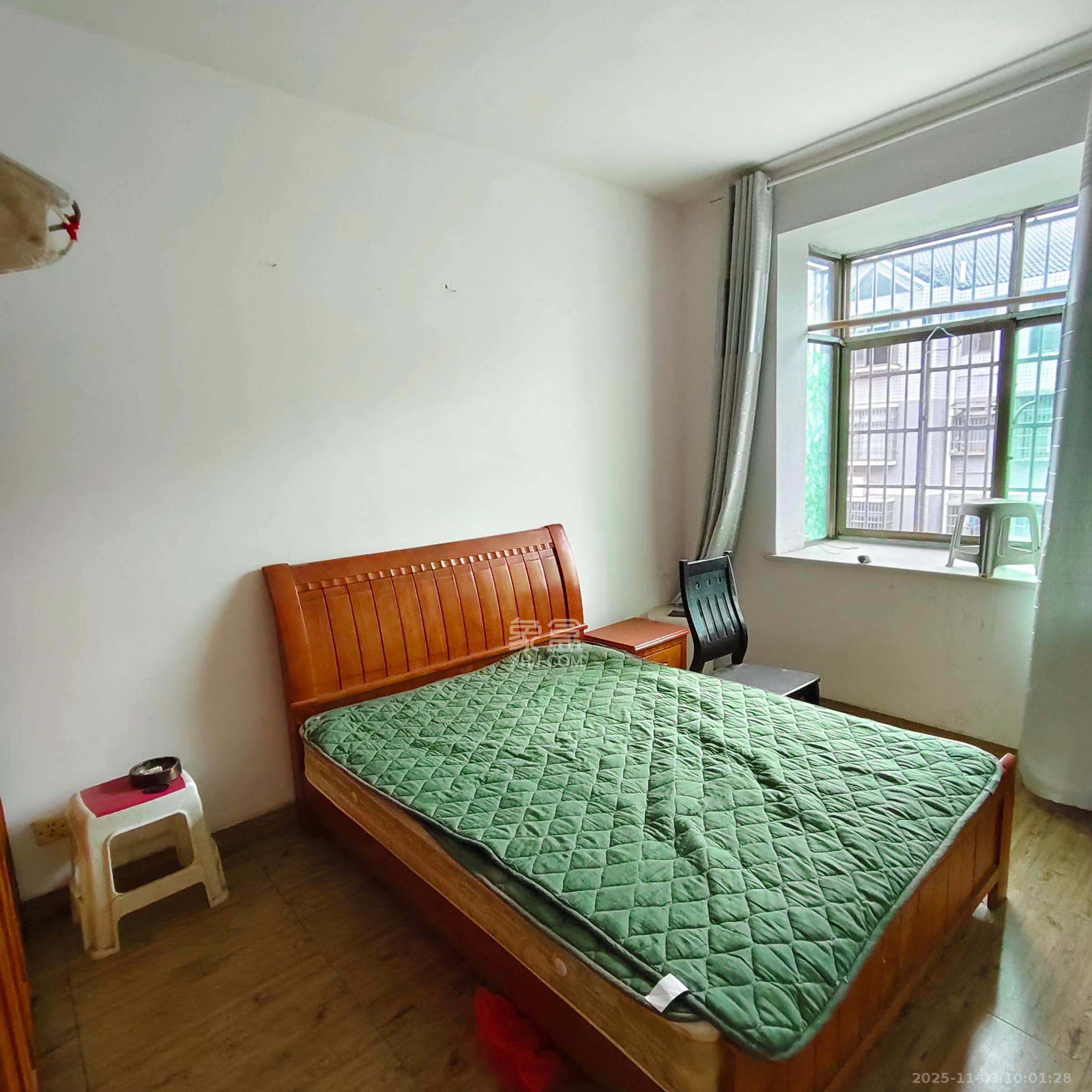 兴联母山小区  3室2厅1卫    1700.0元/月室内图