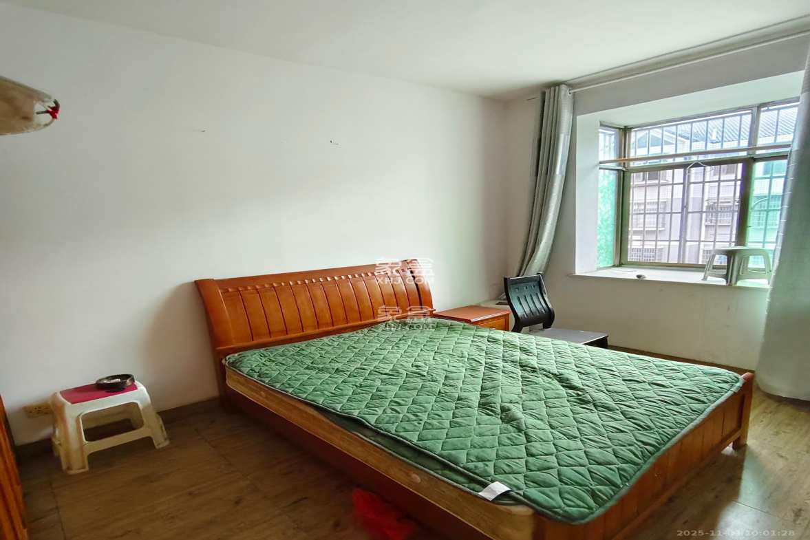 兴联母山小区 3室2厅1卫 1700.0元/月 兴联母山小区 3室2厅1卫 1700.0元/月室内图