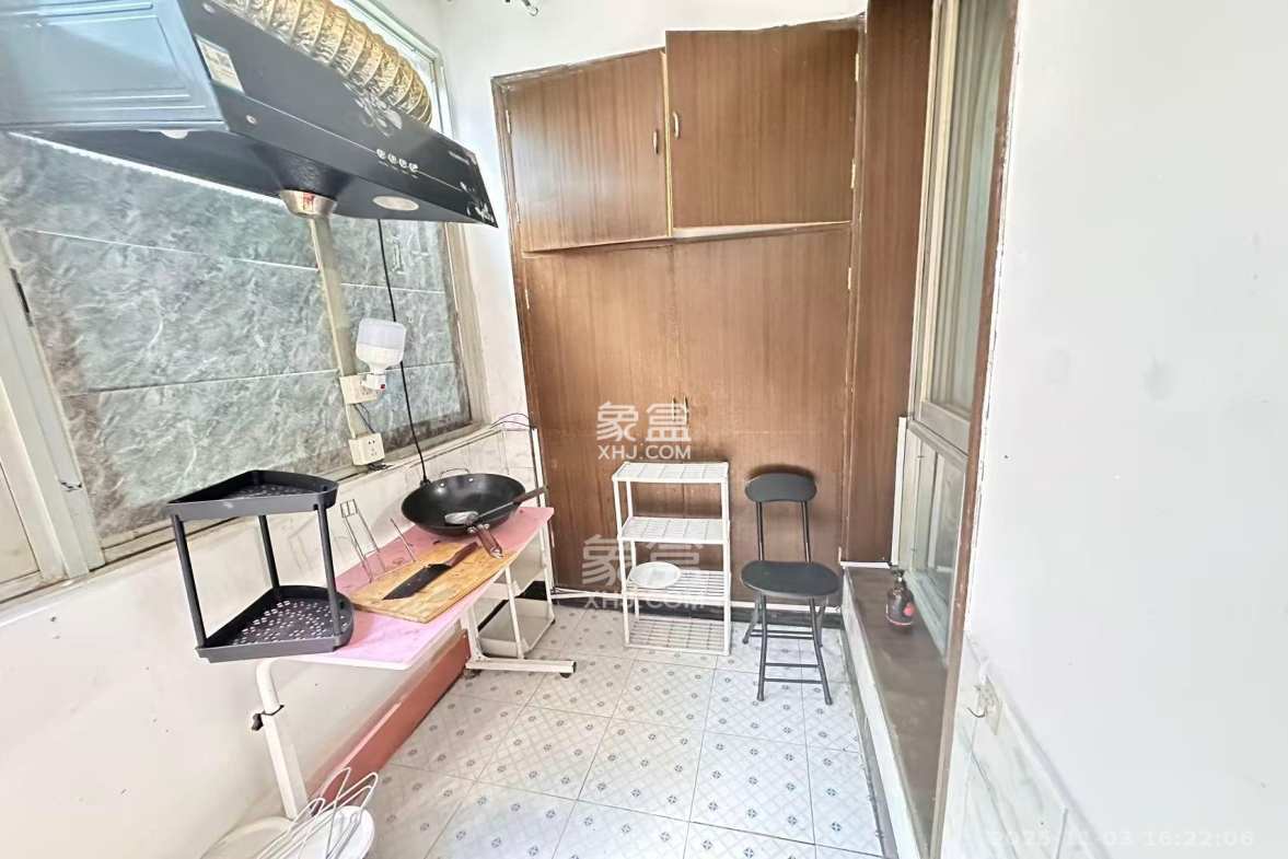 新兴小区(杨家山社区) 1室0厅0卫 1200.0元/月 新兴小区(杨家山社区) 1室0厅0卫 1200.0元/月室内图