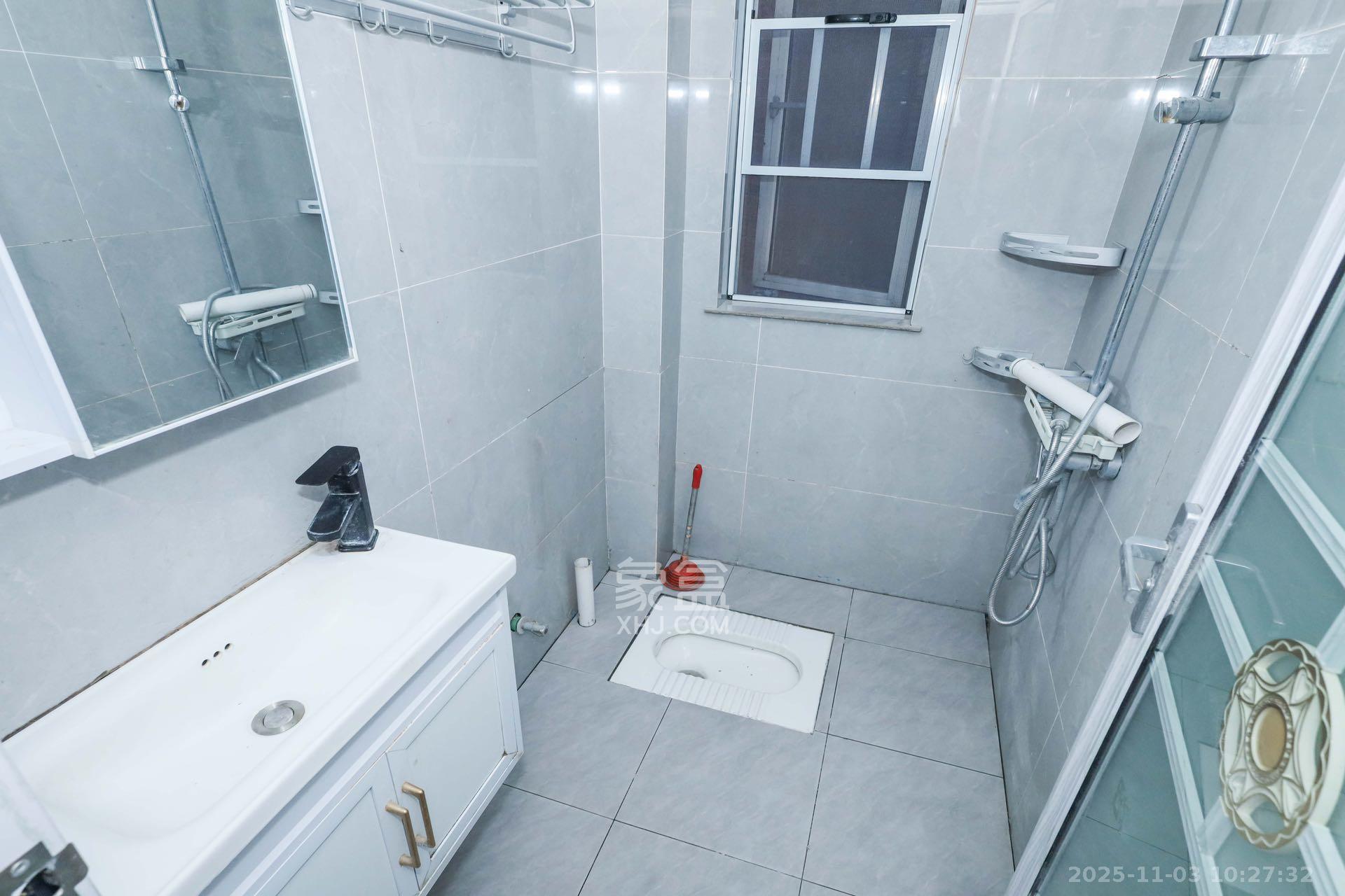 润芳园  3室2厅2卫    2400.0元/月室内图