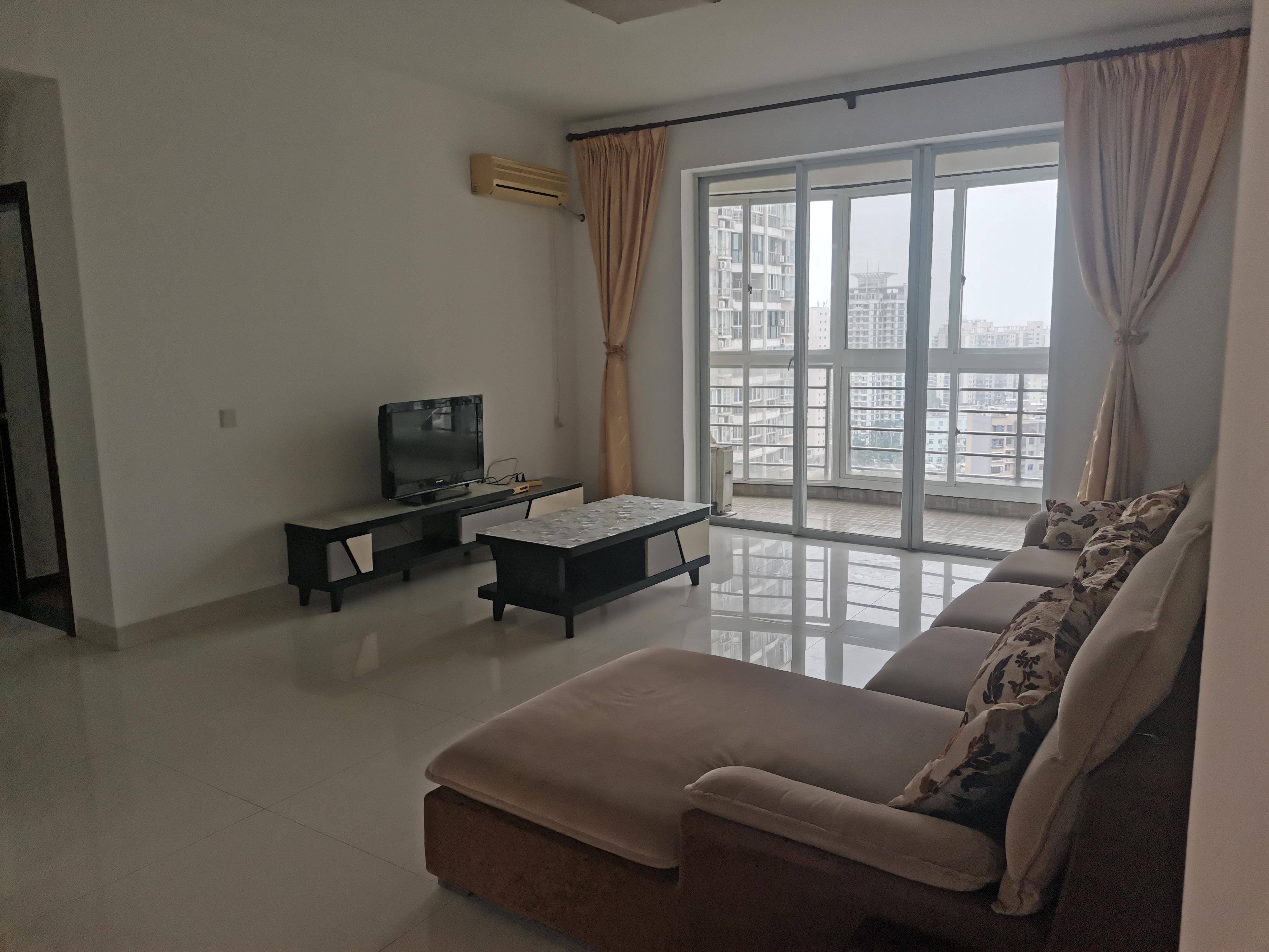 金域湾畔  2室1厅1卫    3200.0元/月