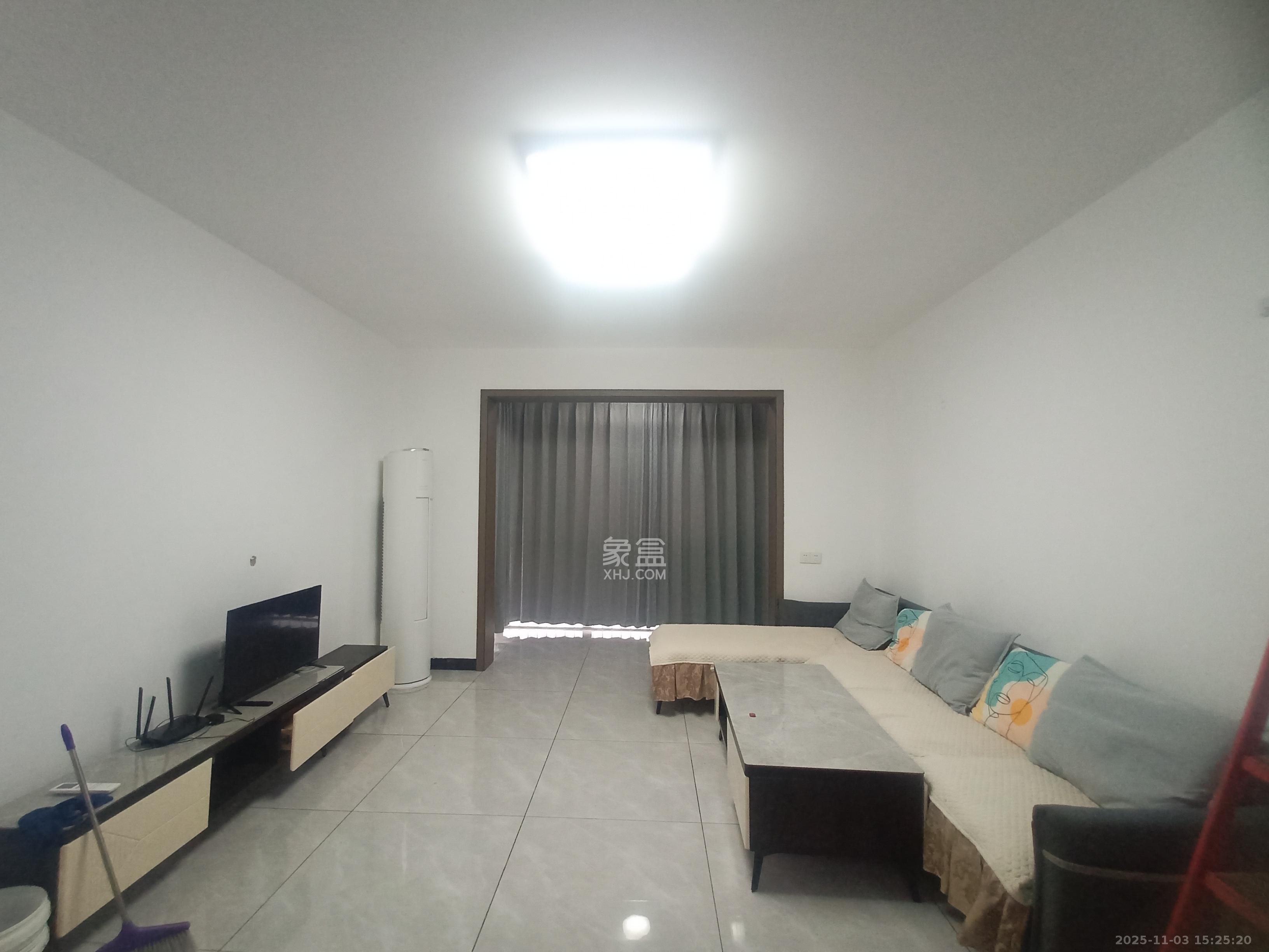 岳鞍阁小区  3室2厅2卫    2400.0元/月 岳鞍阁小区  3室2厅2卫    2400.0元/月室内图