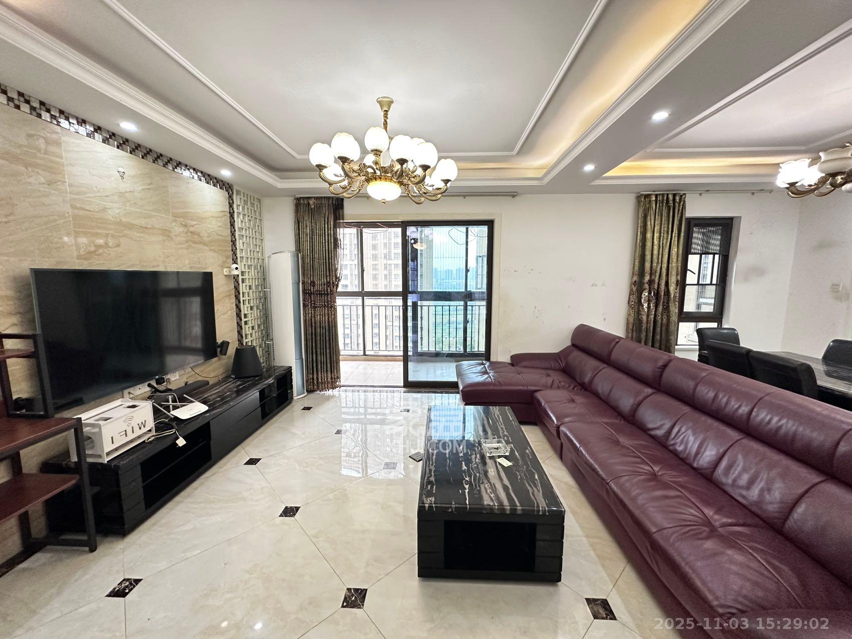 华润橡树湾  4室2厅2卫    2600.0元/月