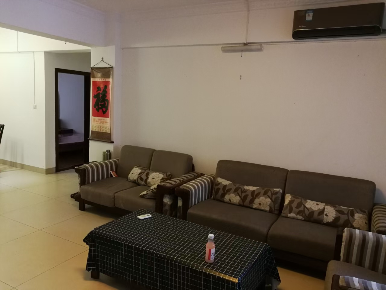 国贸大院  3室2厅2卫    2500.0元/月室内图