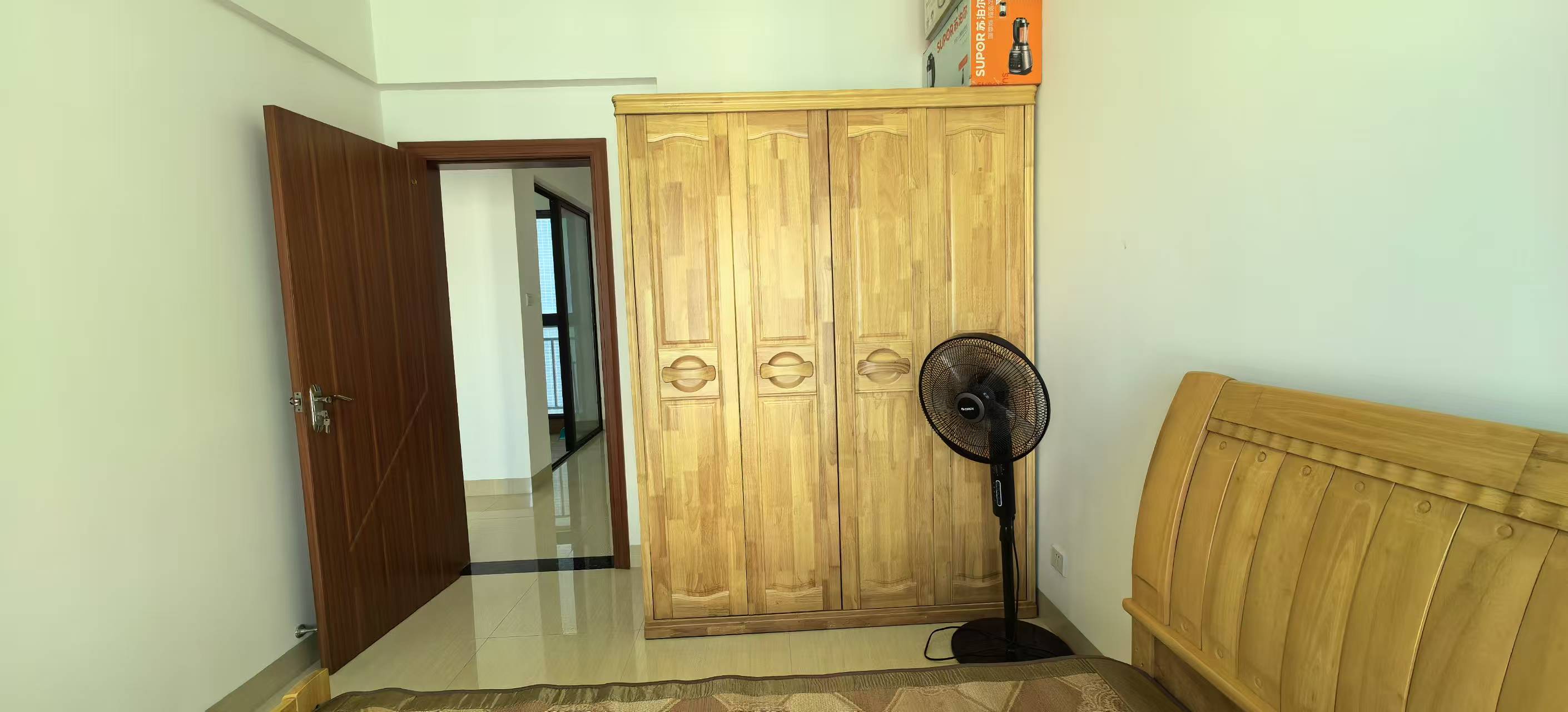 环强御景湾 3室2厅1卫 3500.0元/月 环强御景湾 3室2厅1卫 3500.0元/月室内图