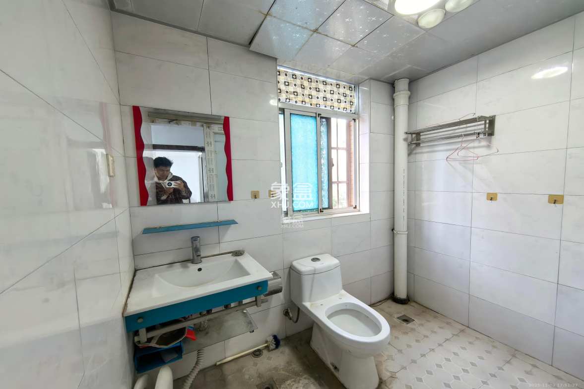 福满新城(新天安置小区) 3室2厅2卫 2000.0元/月 福满新城(新天安置小区) 3室2厅2卫 2000.0元/月室内图