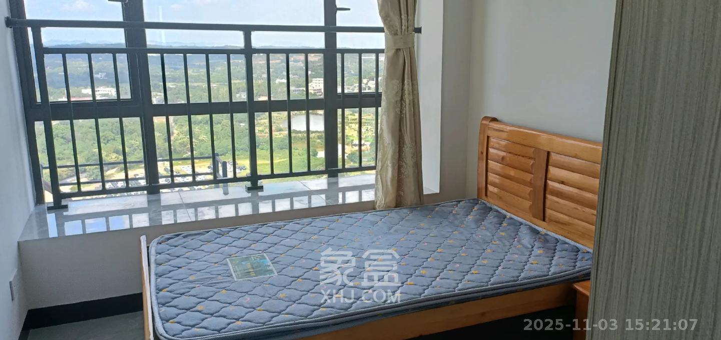 九华城果 4室2厅2卫 600.0元/月 九华城果 4室2厅2卫 600.0元/月室内图