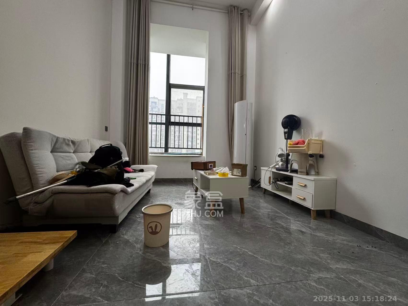 裕天国际商汇中心  1室0厅0卫    1600.0元/月室内图