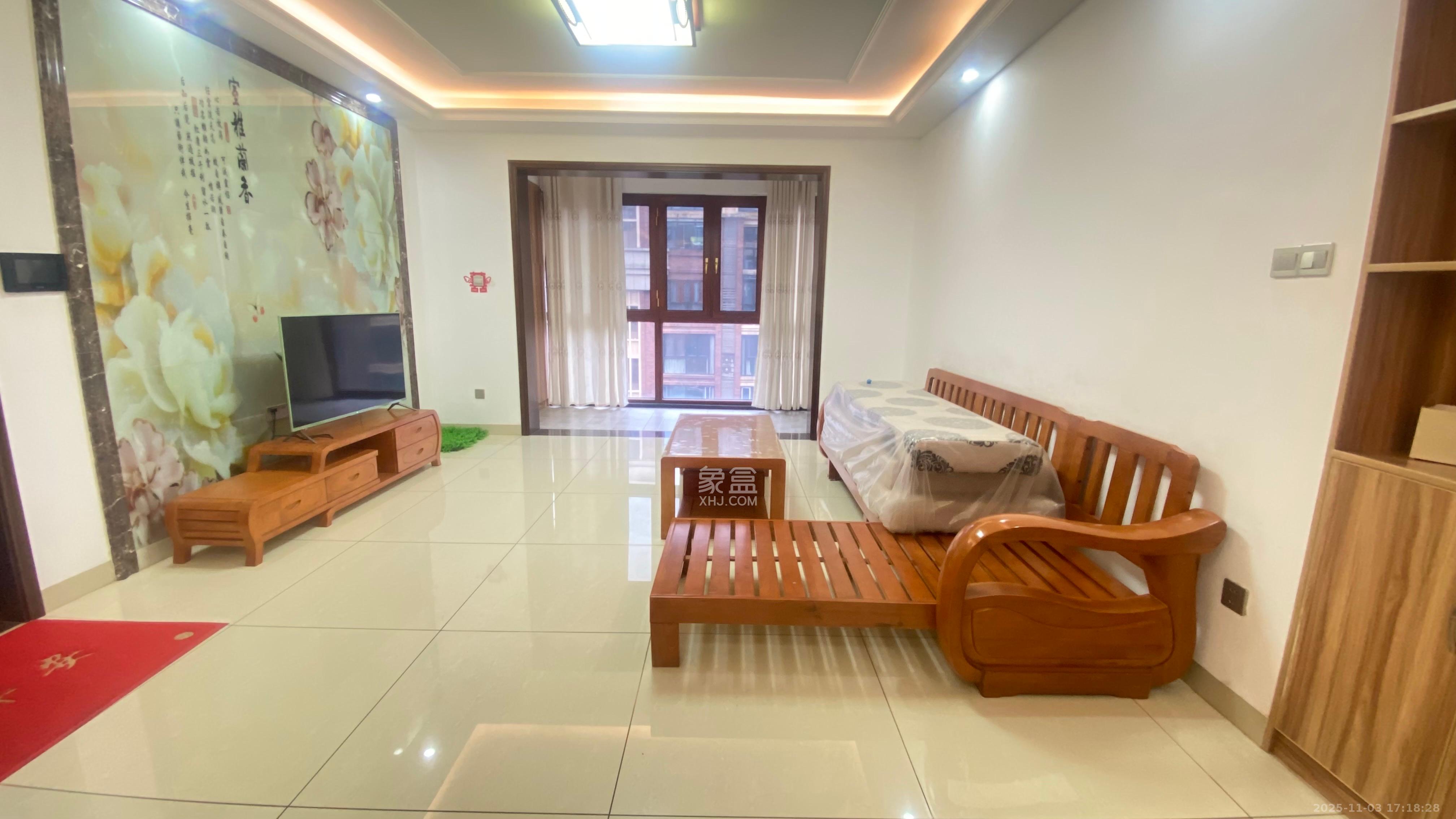 顺天御岭  4室2厅2卫    2800.0元/月