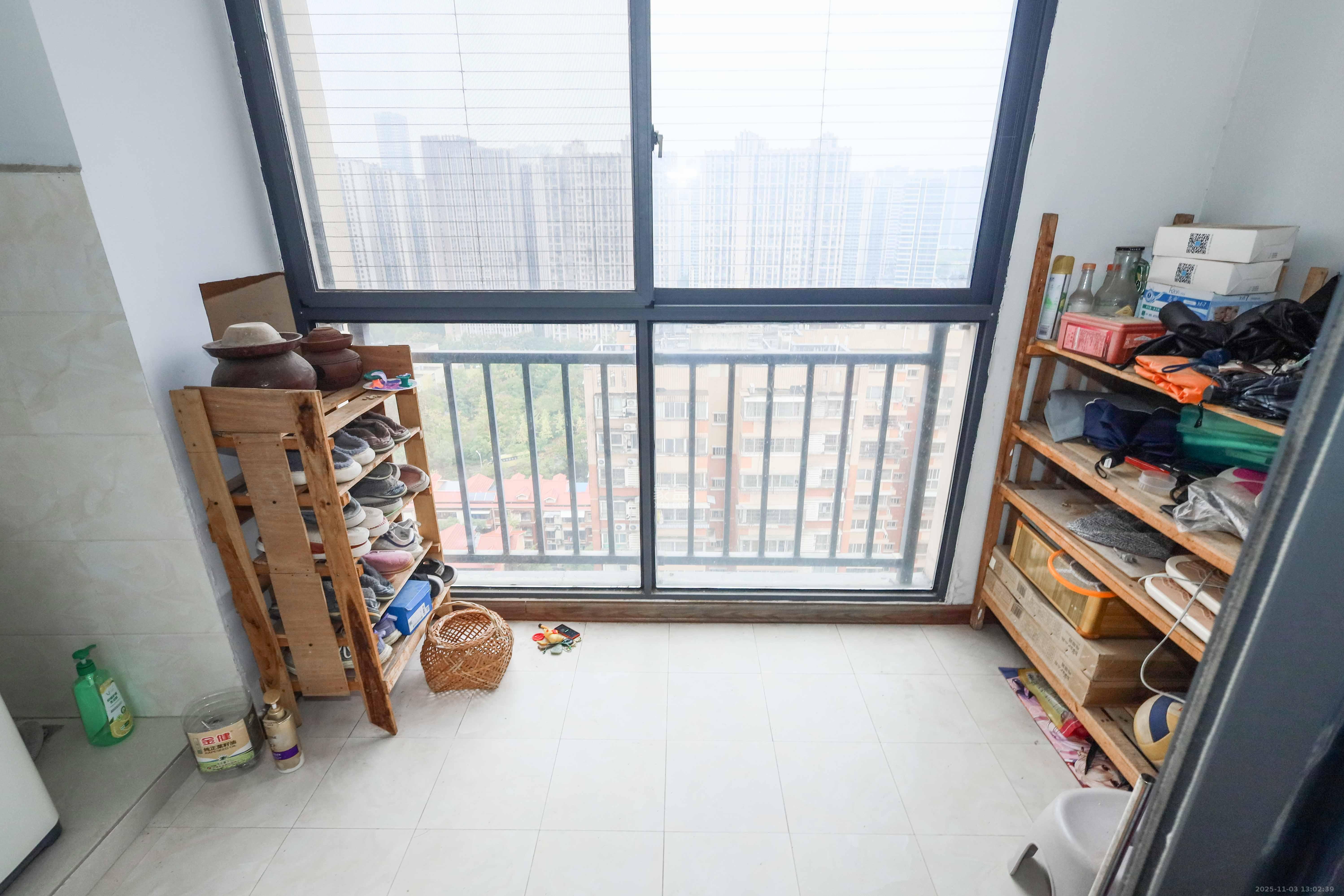 润芳园  3室2厅2卫    80.0万 润芳园  3室2厅2卫    80.0万阳台