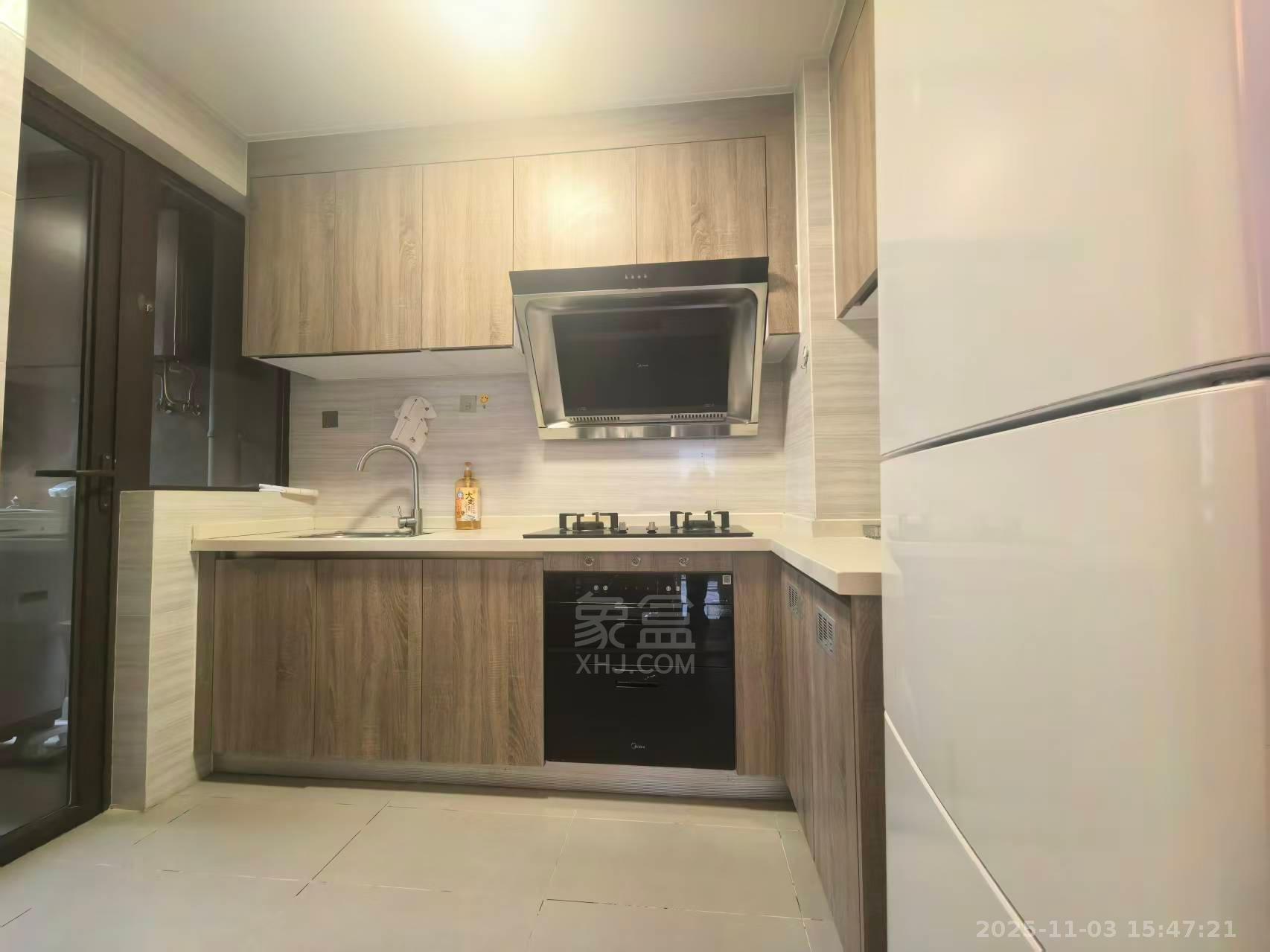 美的翰城  3室2厅2卫    1800.0元/月室内图