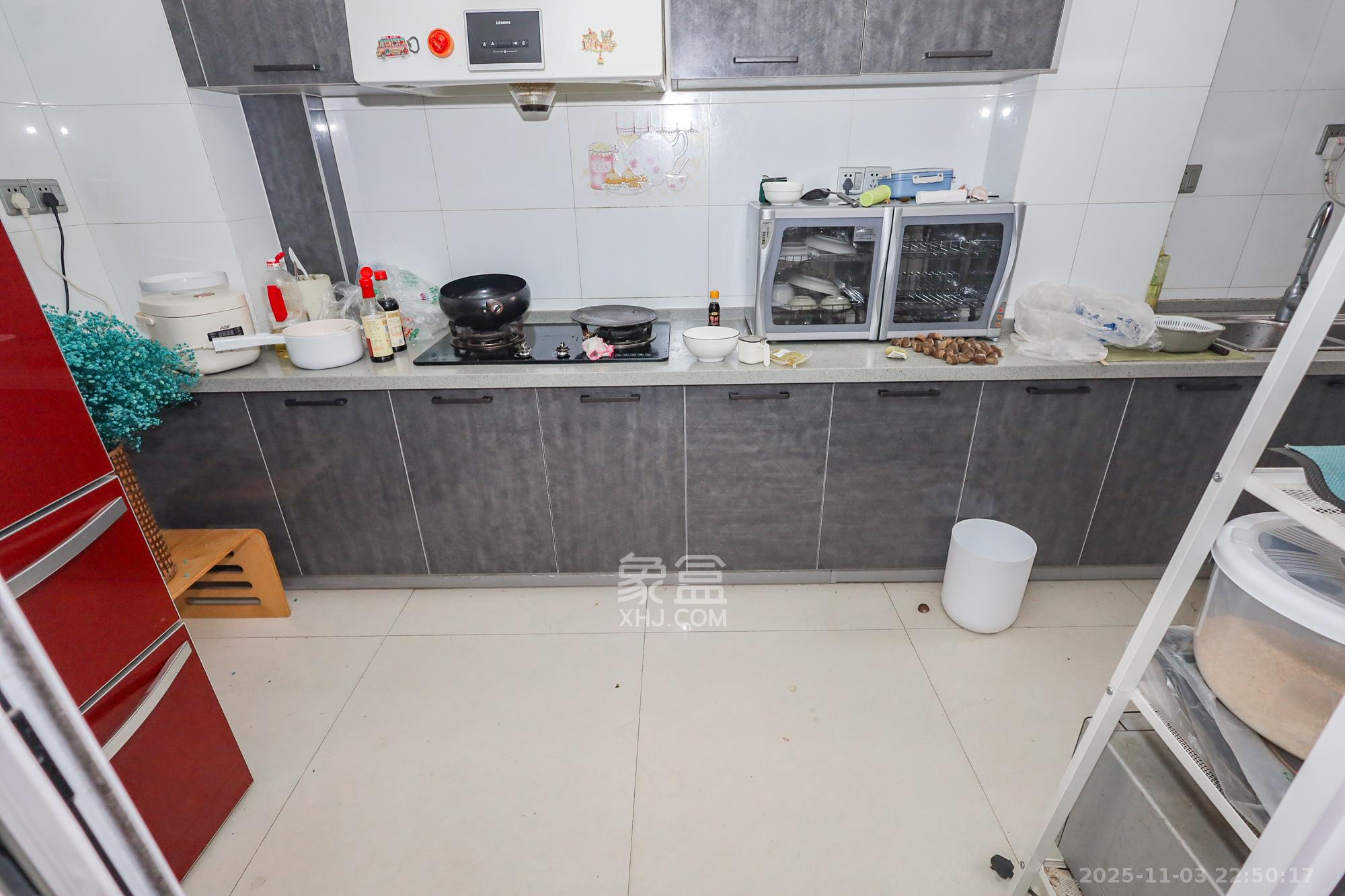 德润园  2室2厅1卫    60.0万厨房