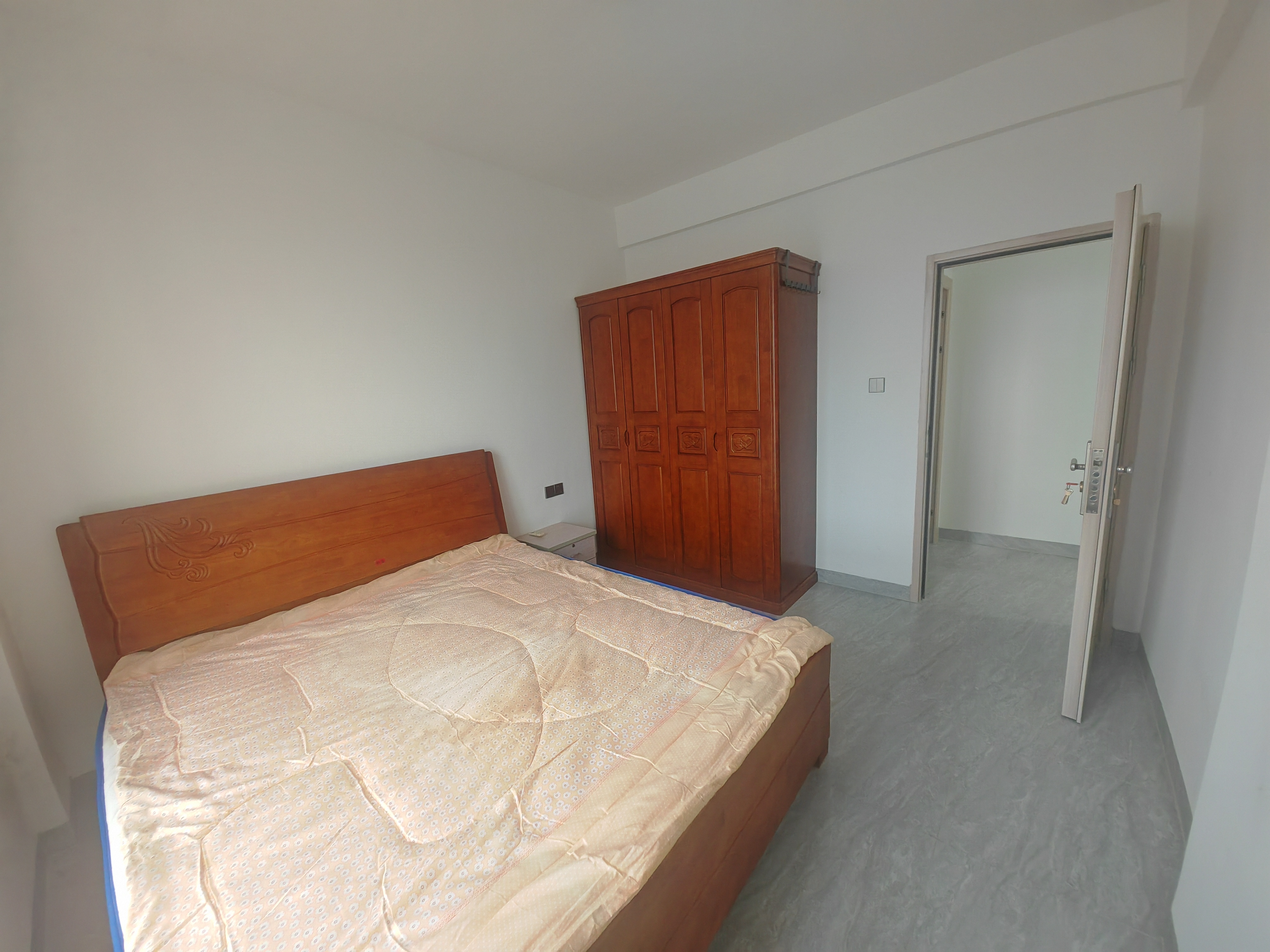 幸福家园  3室2厅1卫    2000.0元/月室内图