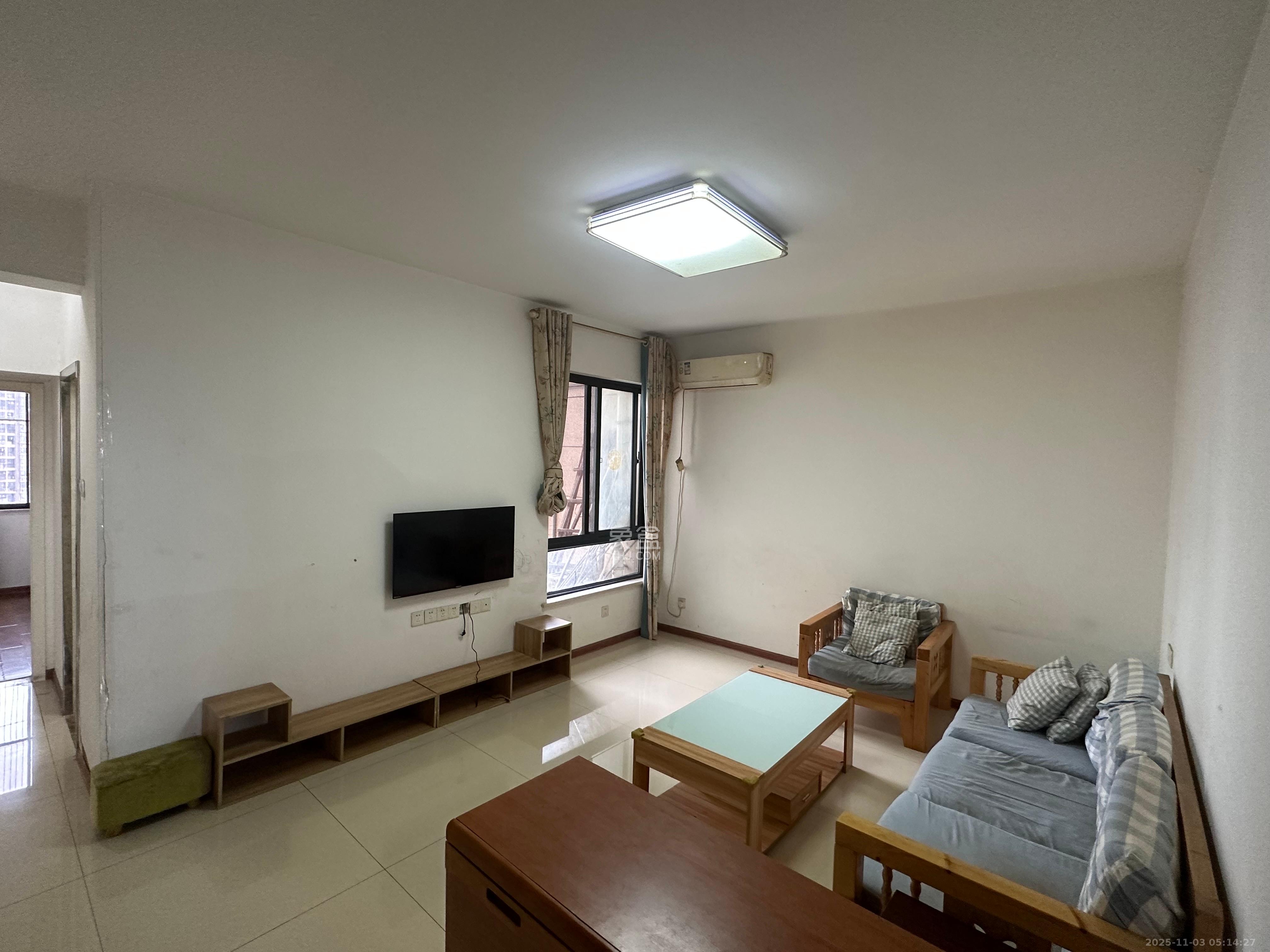 阳光锦城  2室2厅1卫    2900.0元/月