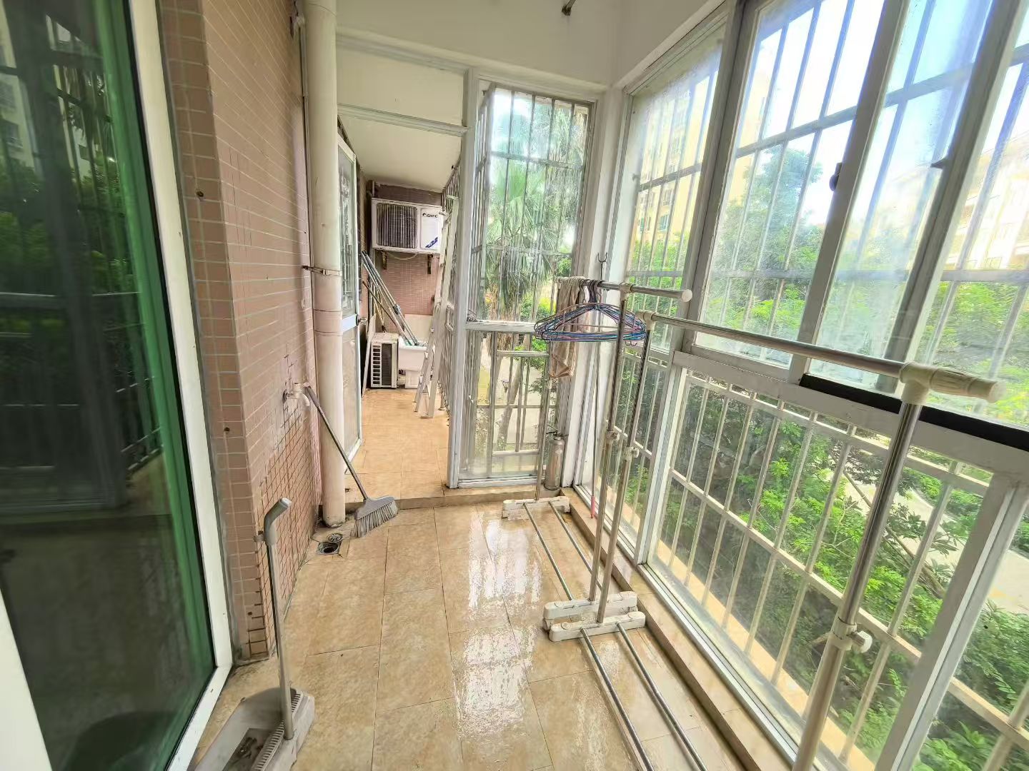 滨江温泉花园  3室2厅2卫    3600.0元/月室内图