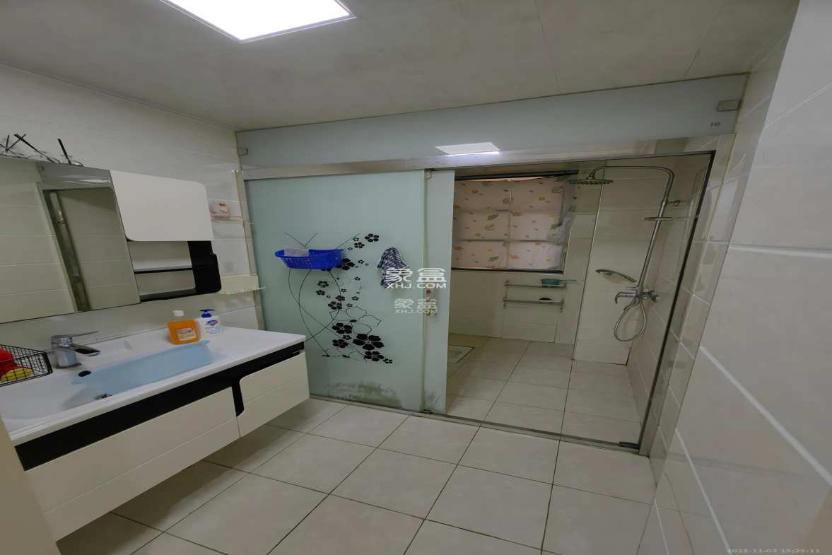 中建芙蓉嘉苑 3室2厅2卫 2800.0元/月 中建芙蓉嘉苑 3室2厅2卫 2800.0元/月室内图