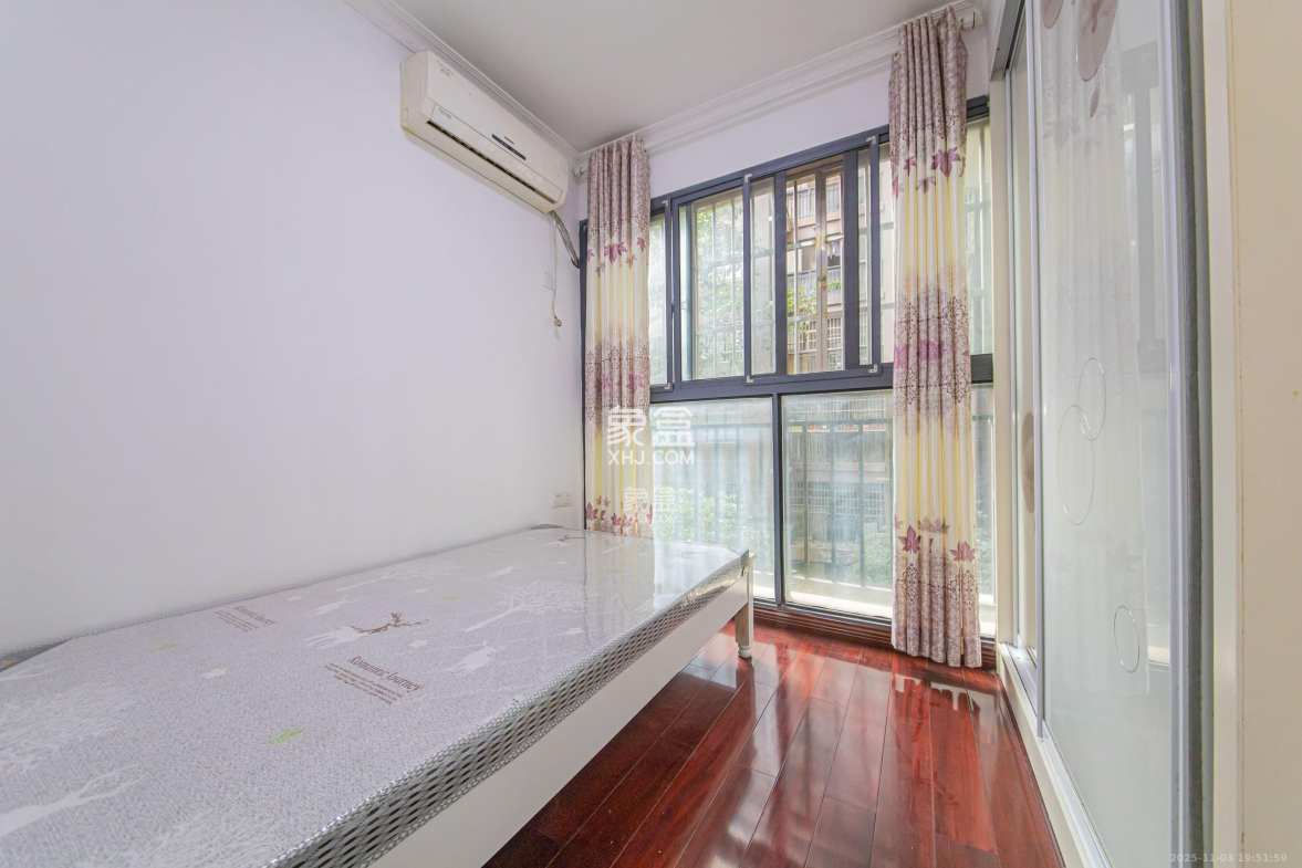 童话里 3室2厅1卫 2300.0元/月 童话里 3室2厅1卫 2300.0元/月室内图