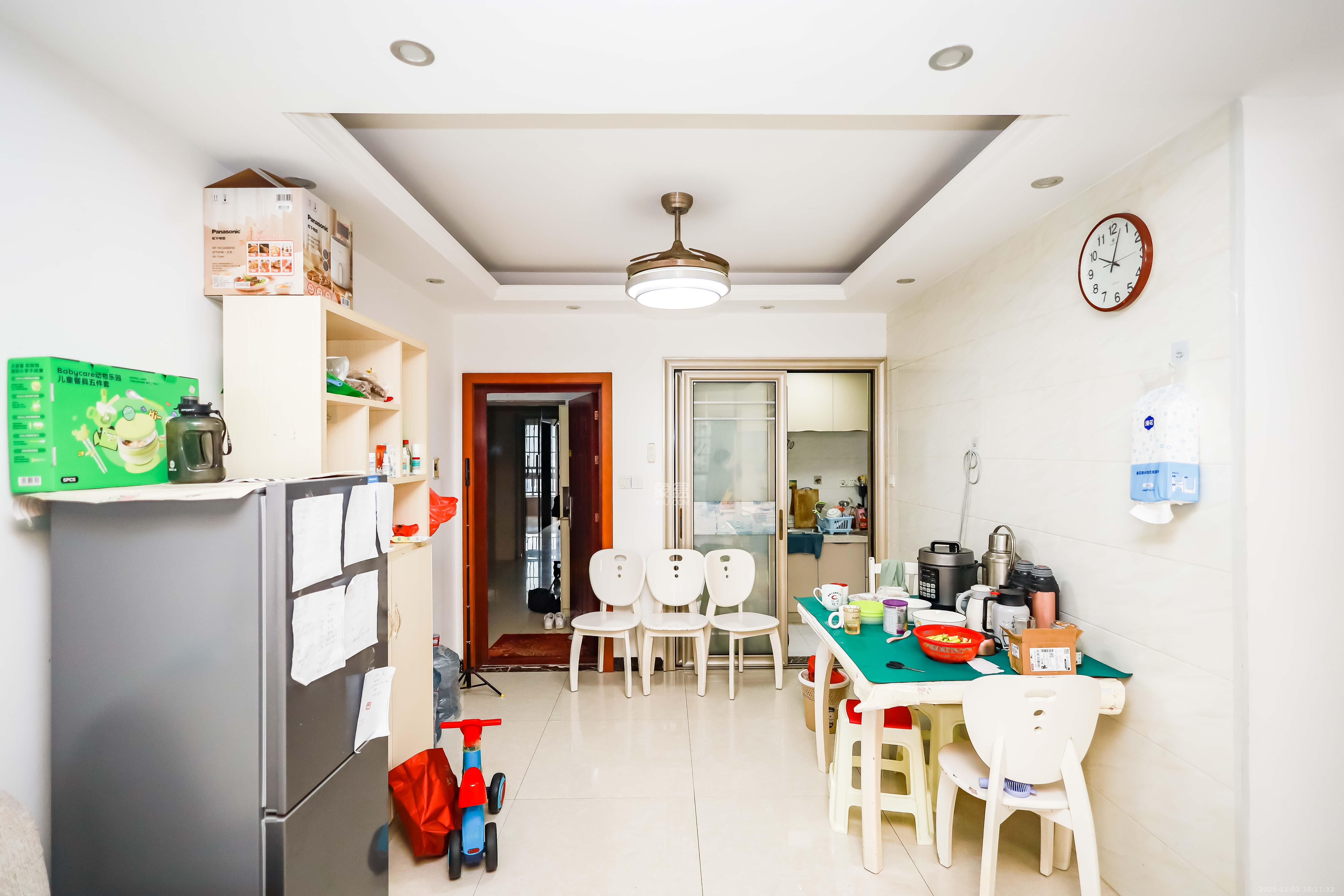 天麓尚层  1室2厅1卫    68.0万 天麓尚层  1室2厅1卫    68.0万客厅