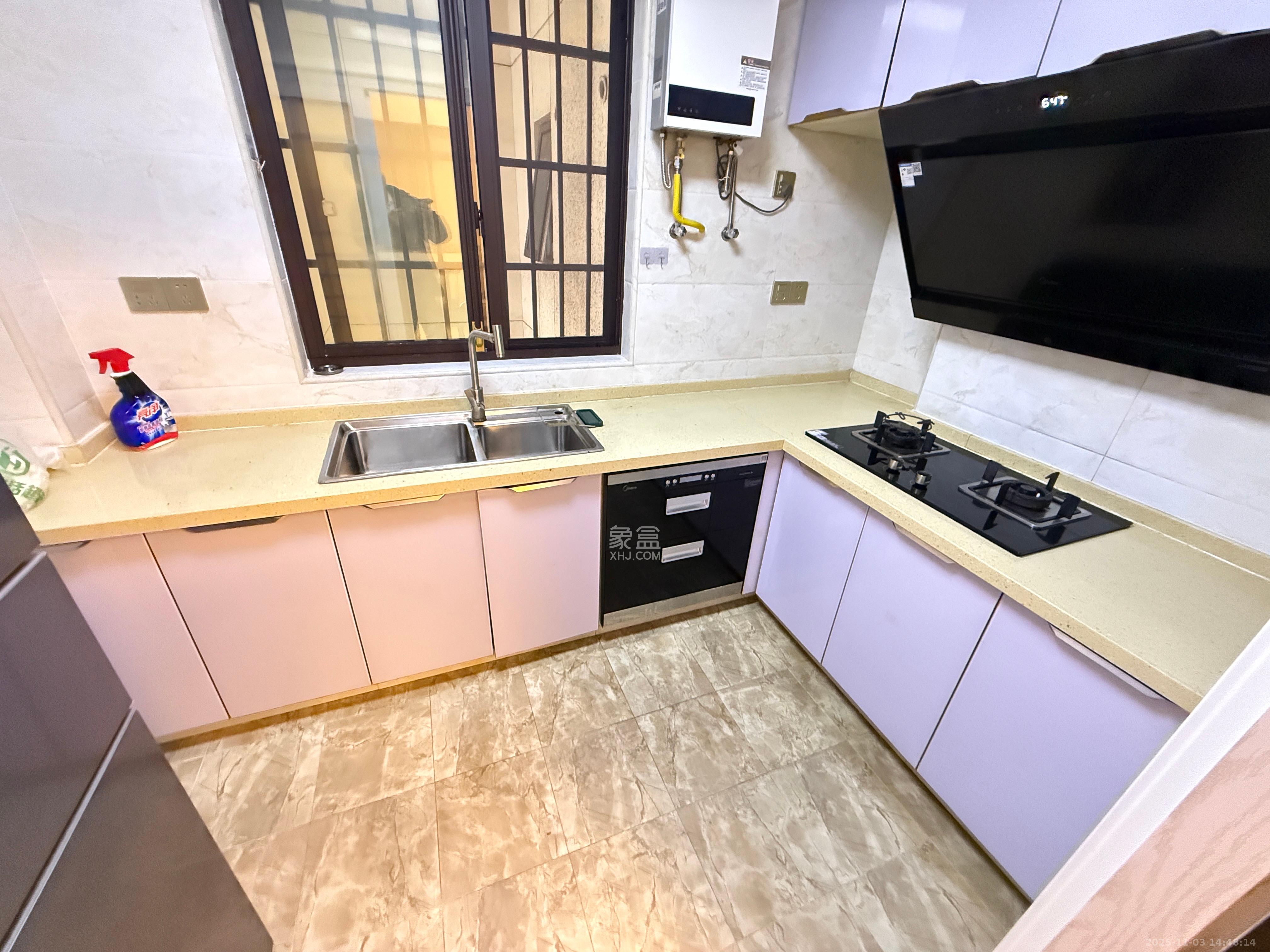 绿地之窗  2室2厅1卫    2200.0元/月室内图