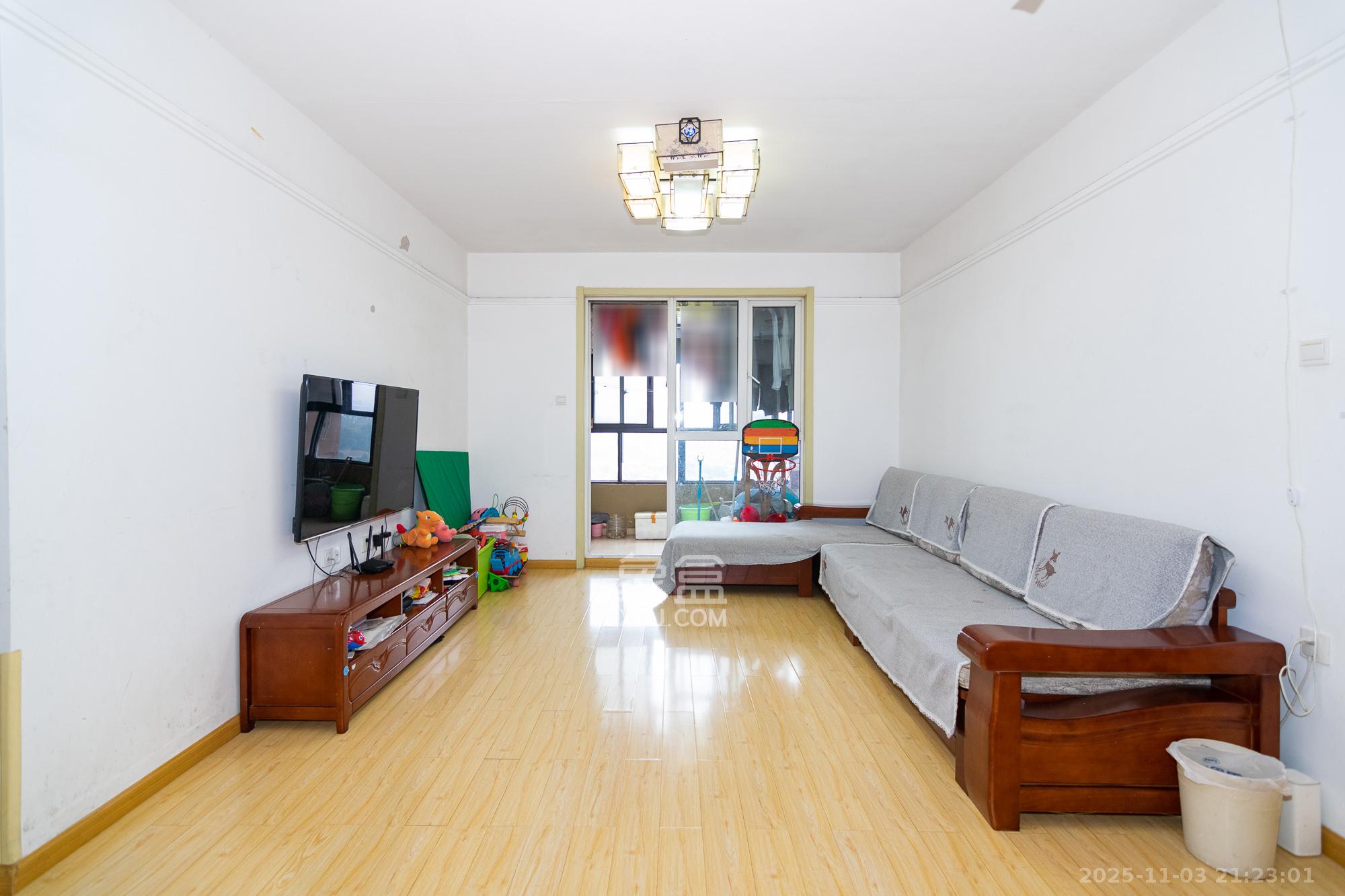 金地三千府（金地湖山樾、金地自在城）  3室2厅1卫    75.0万