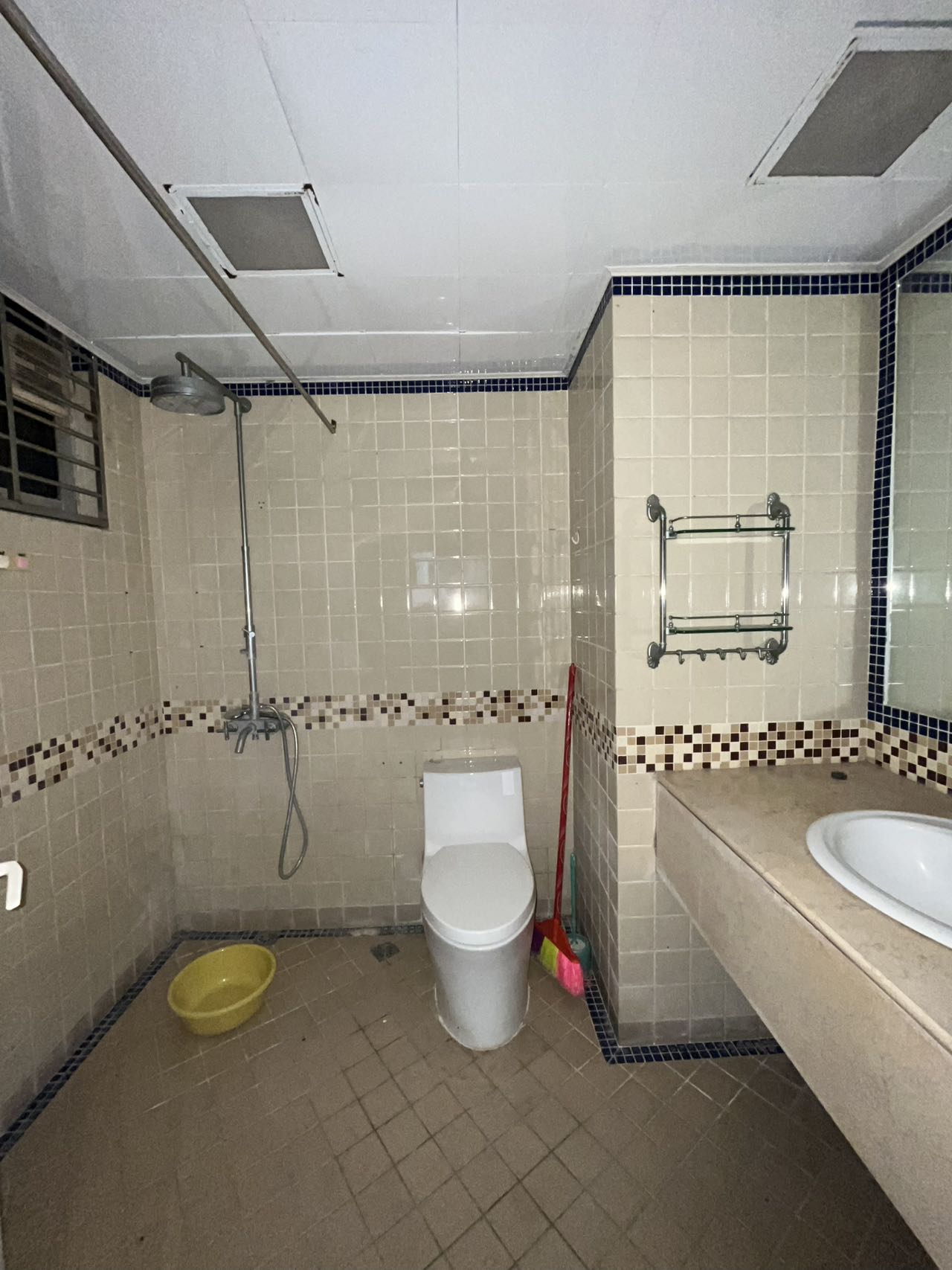 金融花园  4室2厅2卫    2400.0元/月室内图