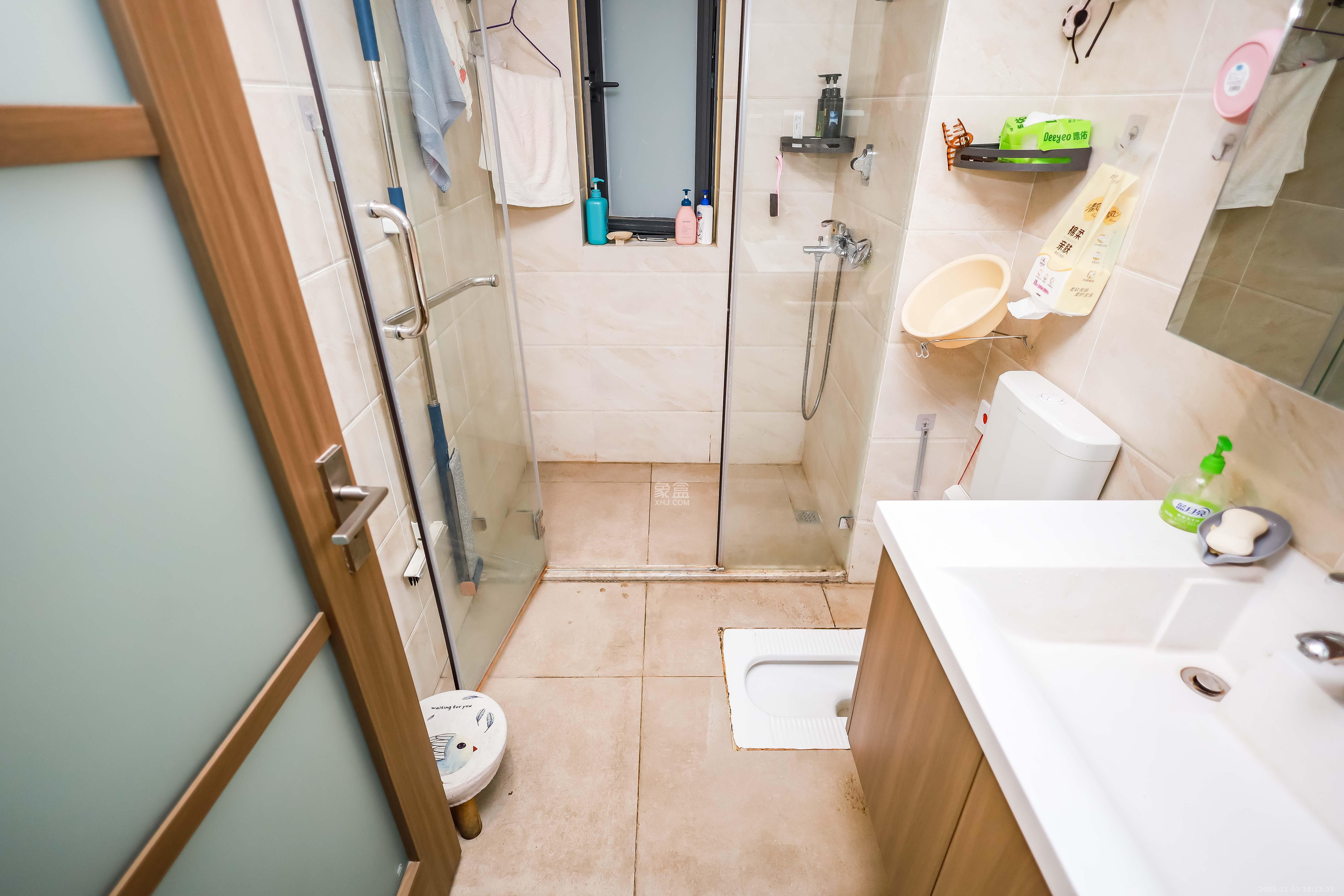 保利恒伟时光印象  4室2厅2卫    118.0万卫生间