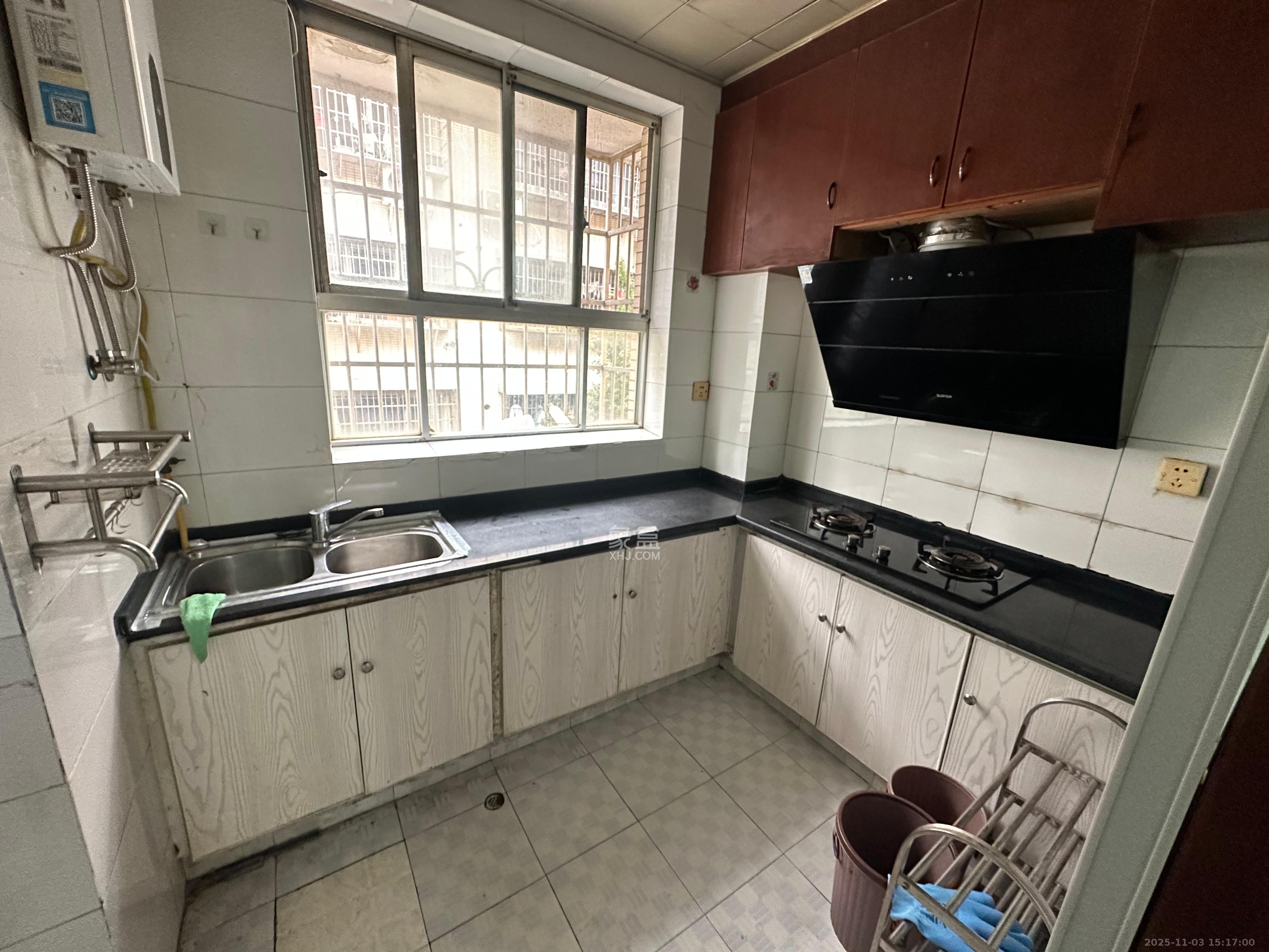 金岭小区 2室2厅1卫 1600.0元/月 金岭小区 2室2厅1卫 1600.0元/月室内图