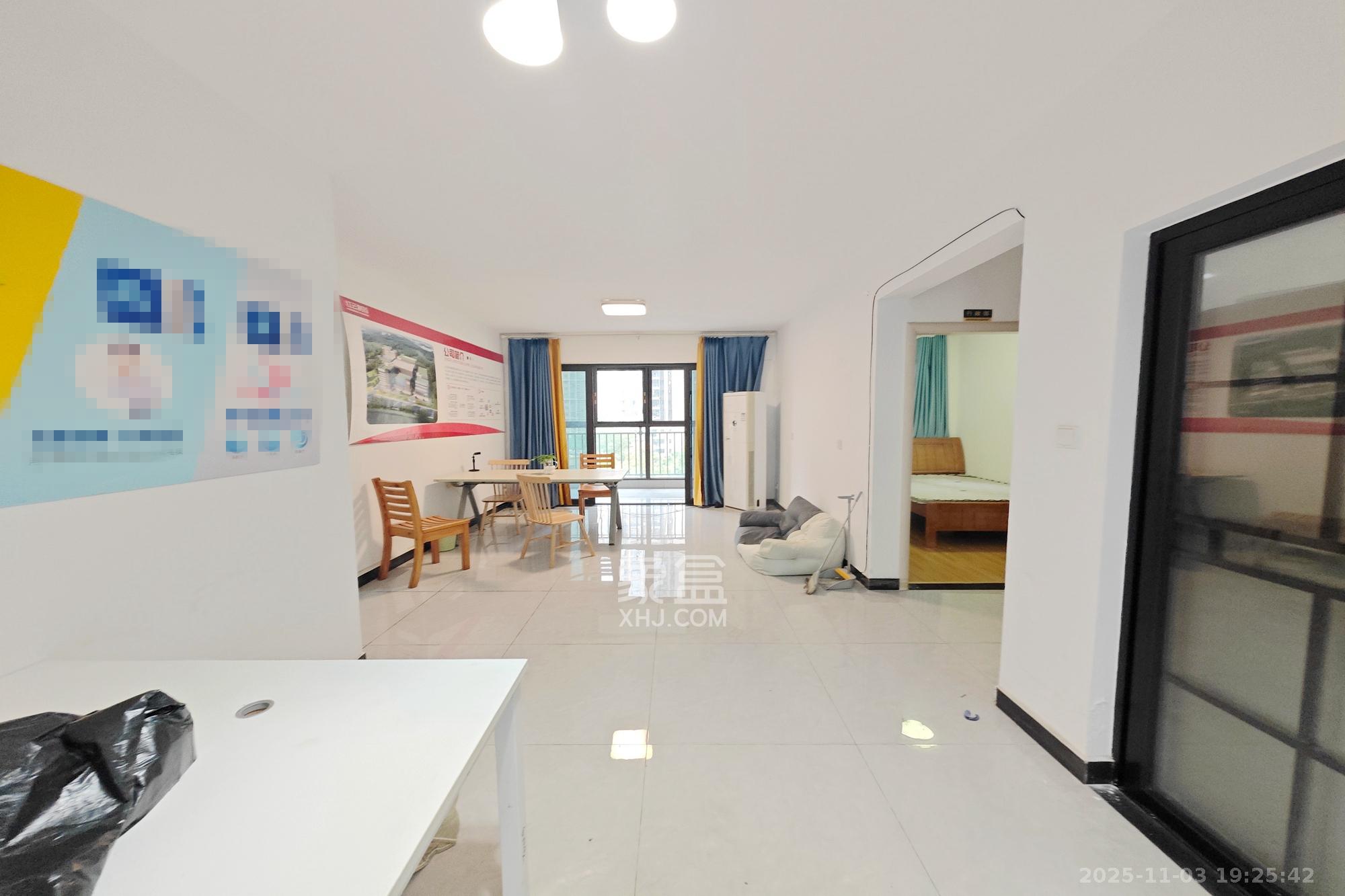 保利大都汇一期、二期  1室0厅0卫    152.0万客厅