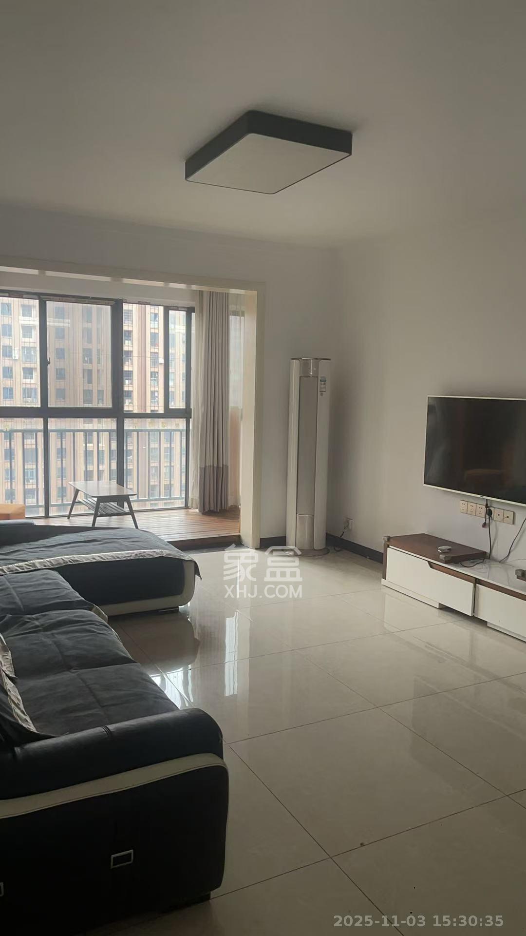 三一街区  3室2厅1卫    2200.0元/月室内图