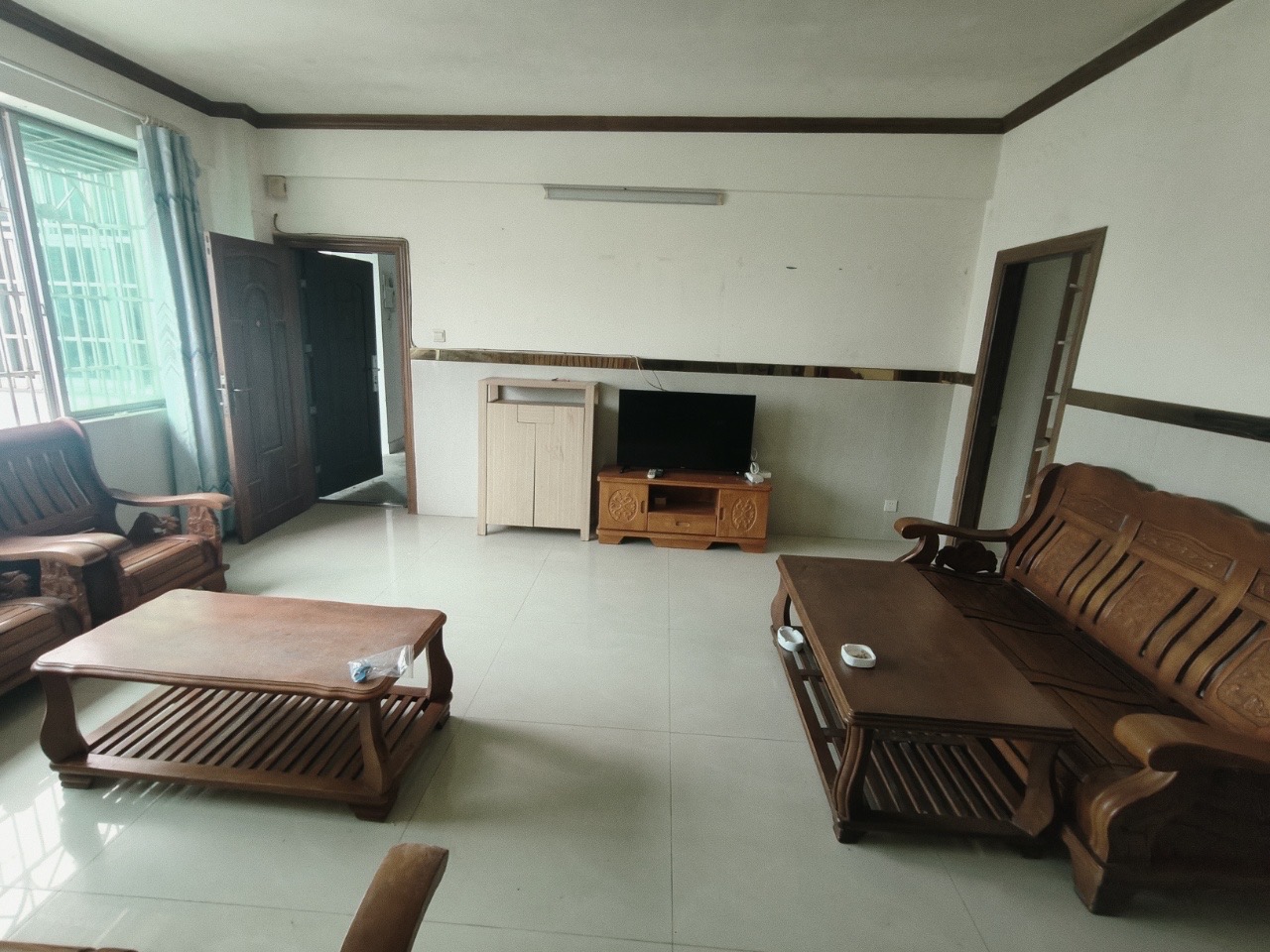 海南师范大学  3室2厅2卫    138.0万客厅