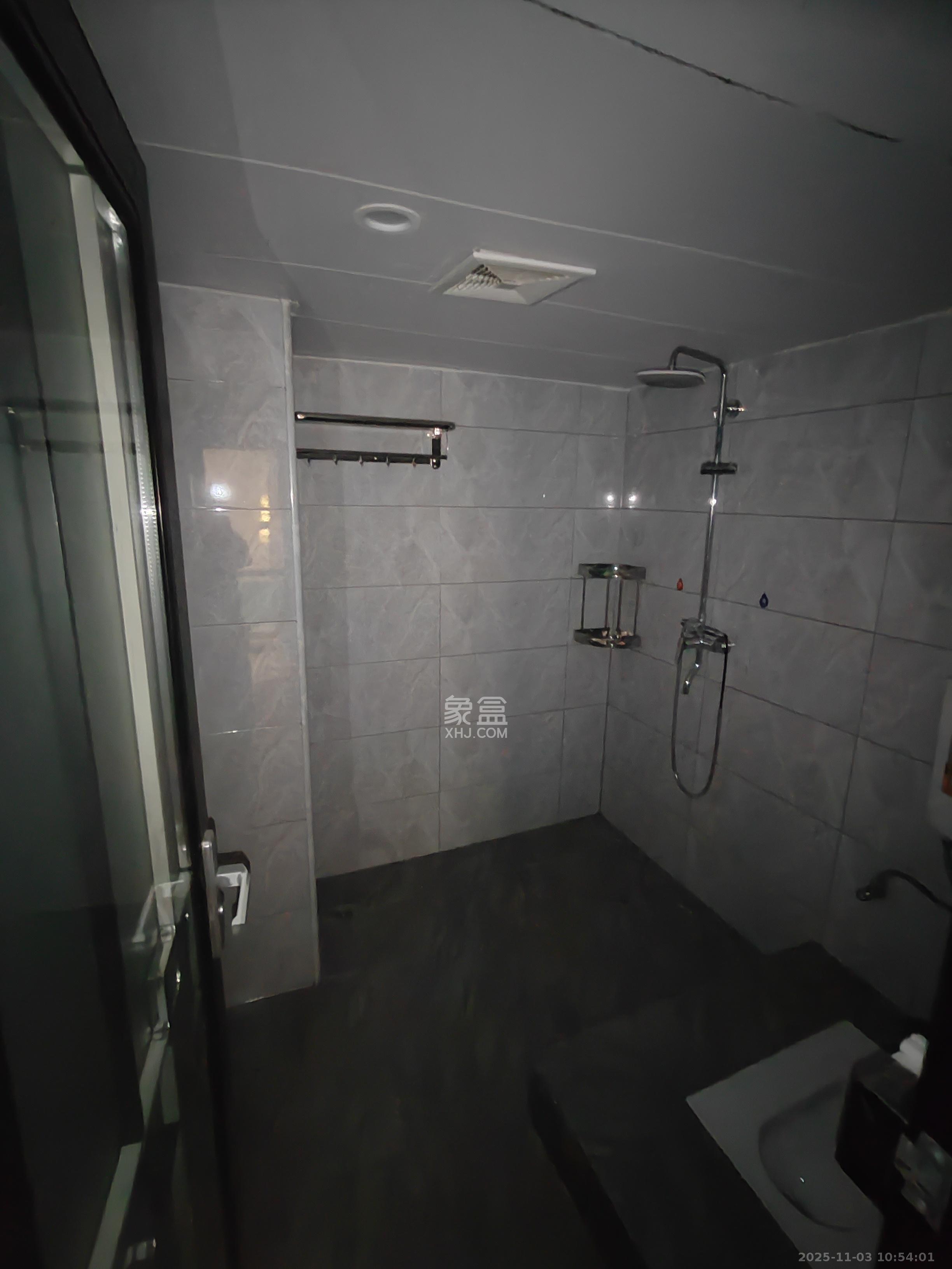 三泰街新富城  6室1厅4卫    4000.0元/月室内图