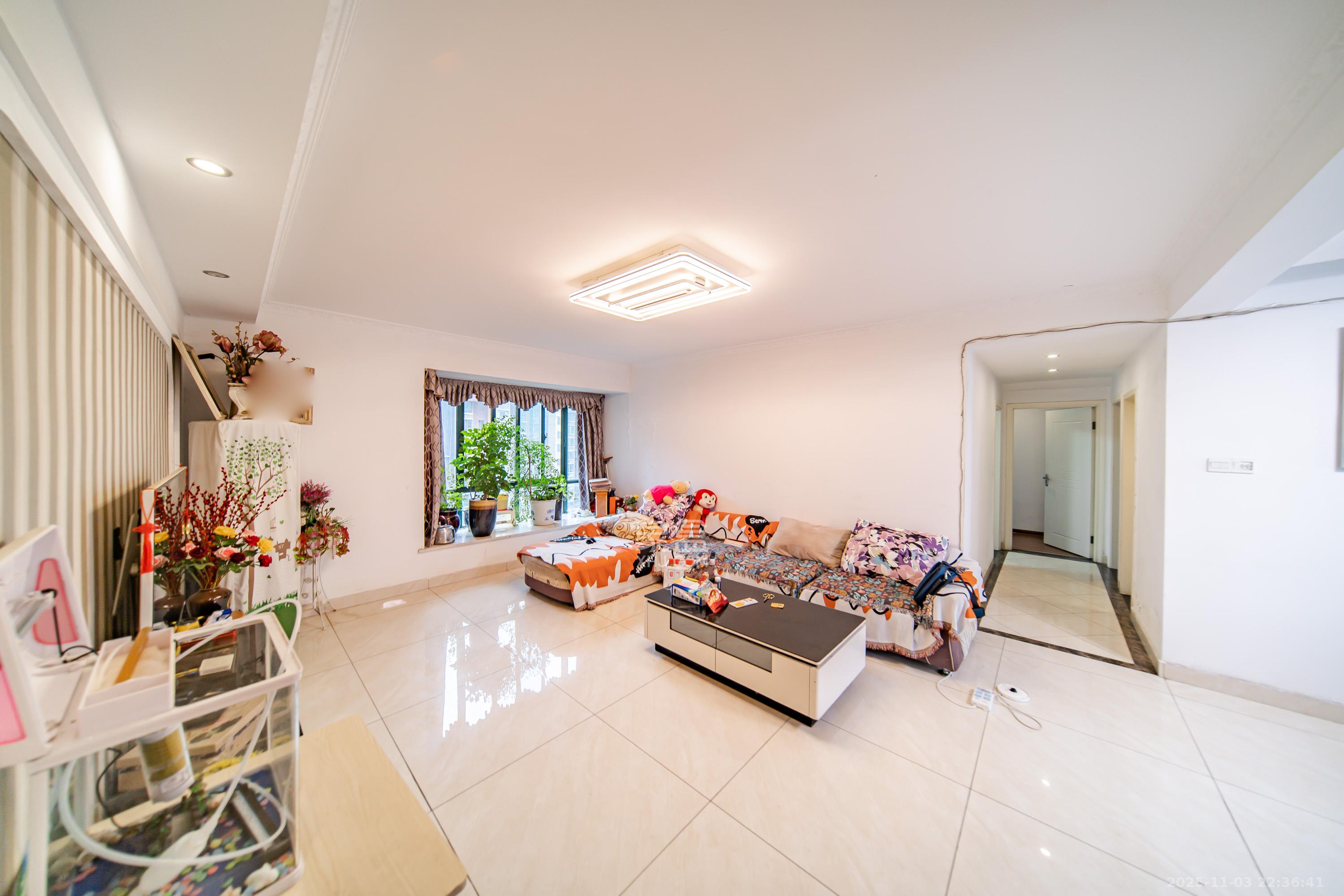 才子佳苑一期/二期  3室2厅2卫    98.0万客厅