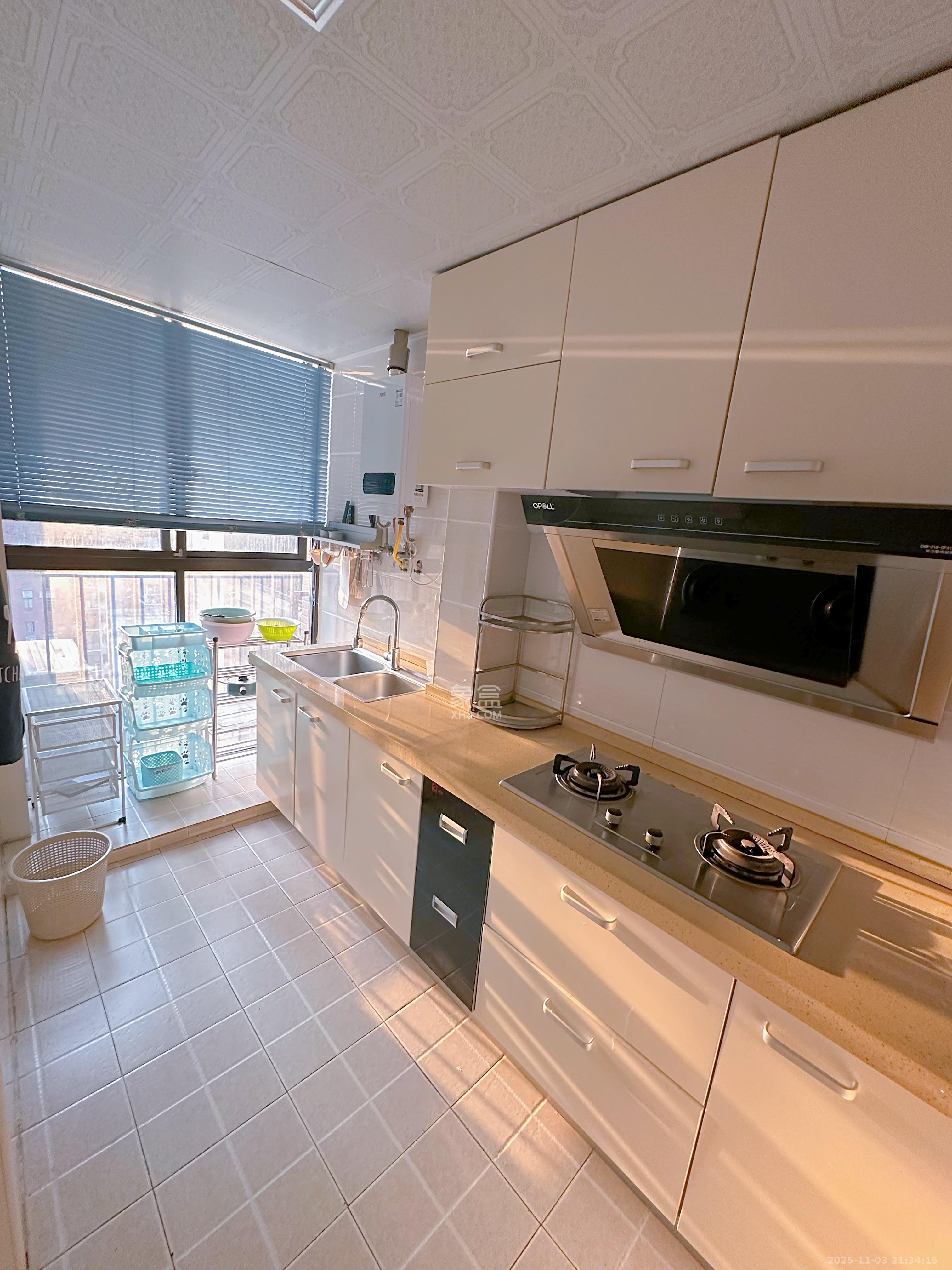 华润凤凰城三期  2室1厅1卫    2300.0元/月室内图