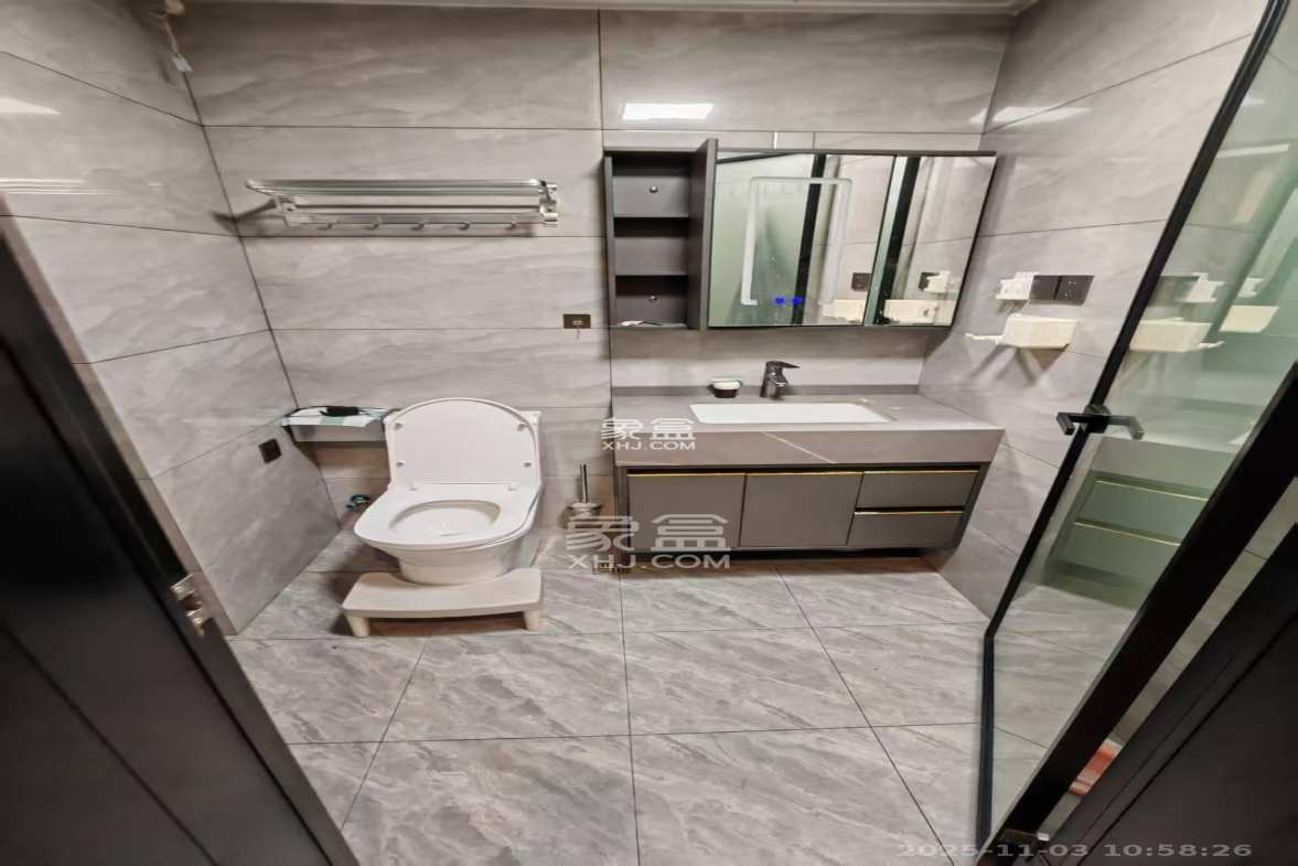 金色屋顶 4室2厅3卫 7500.0元/月 金色屋顶 4室2厅3卫 7500.0元/月室内图