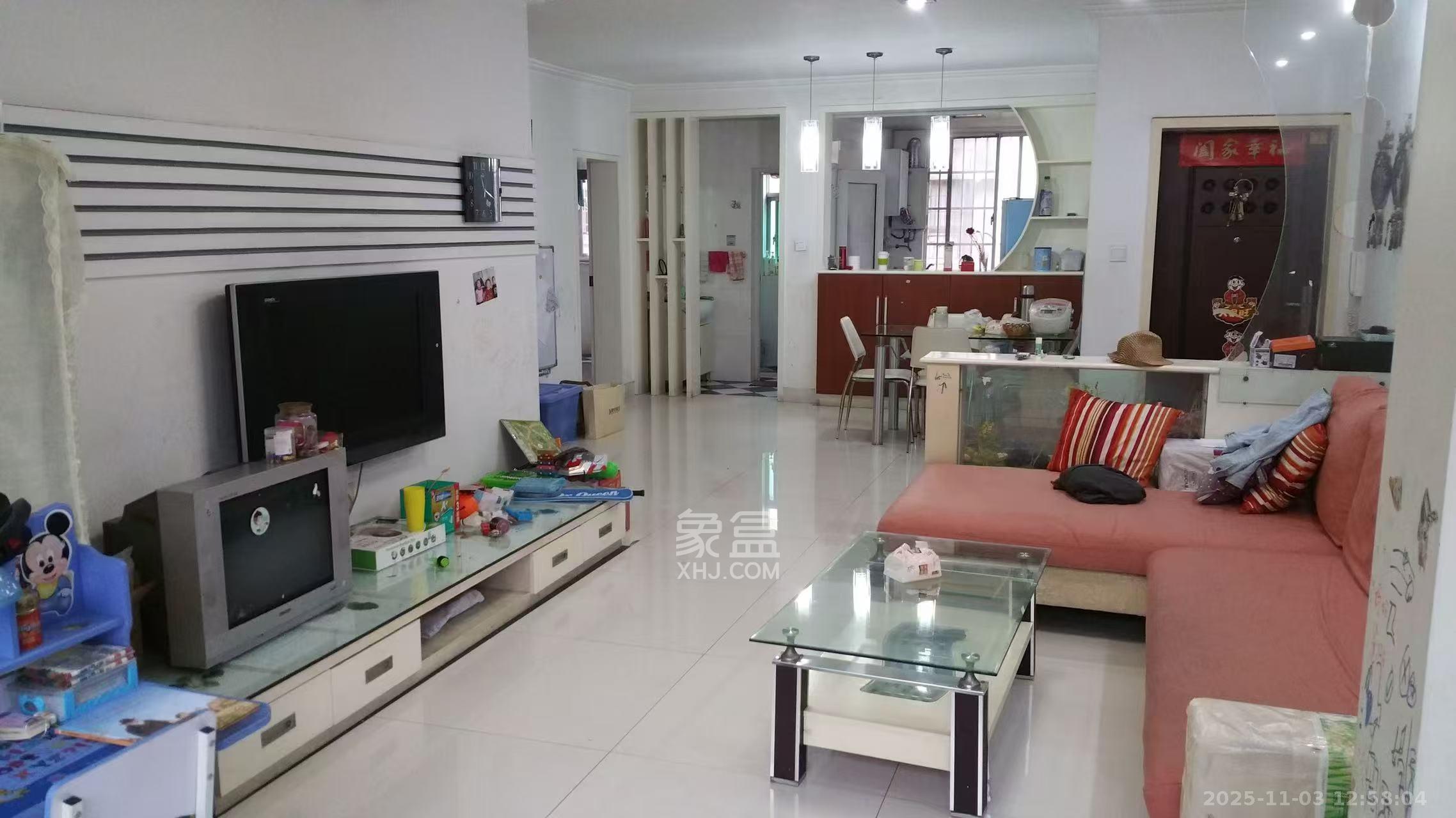 新星小区  3室2厅2卫    1700.0元/月室内图