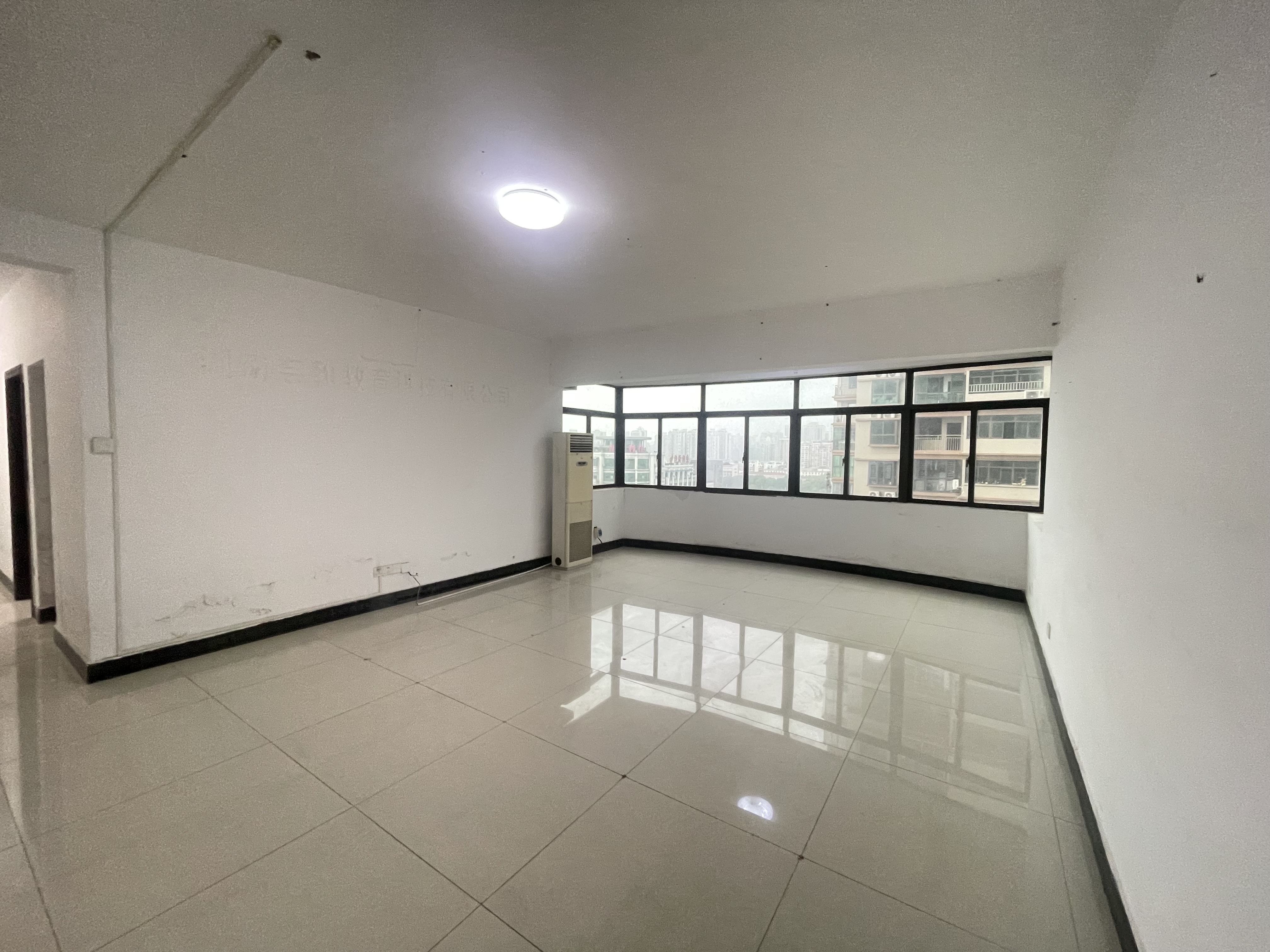 汇景花园 1室0厅0卫 3000.0元/月 汇景花园 1室0厅0卫 3000.0元/月室内图