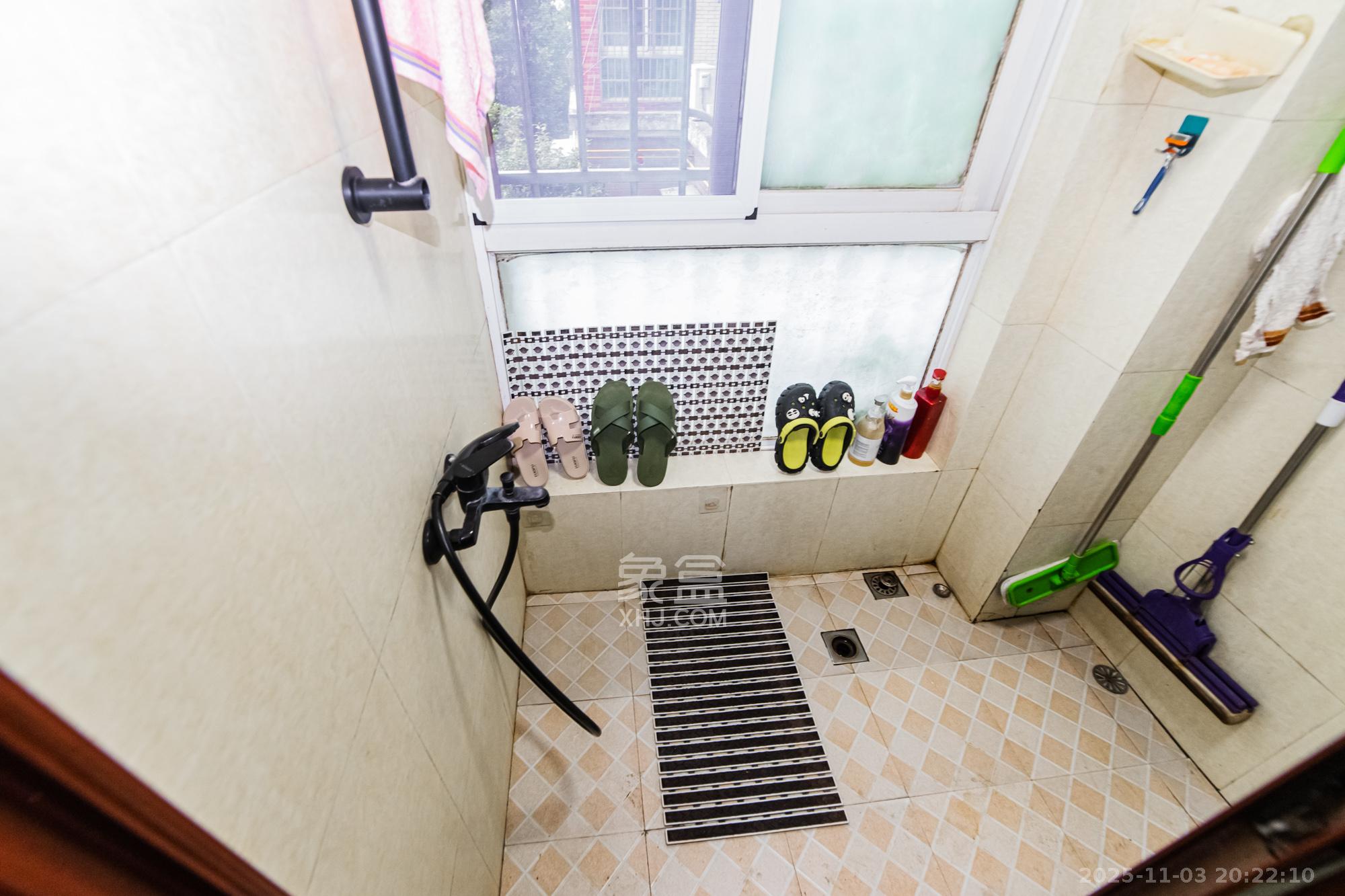 滨江美寓（滨江丽园）  3室2厅2卫    100.0万卫生间