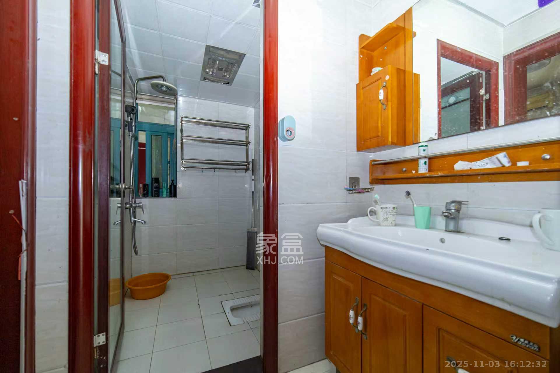 蝴蝶谷 1室2厅1卫 1600.0元/月 蝴蝶谷 1室2厅1卫 1600.0元/月室内图