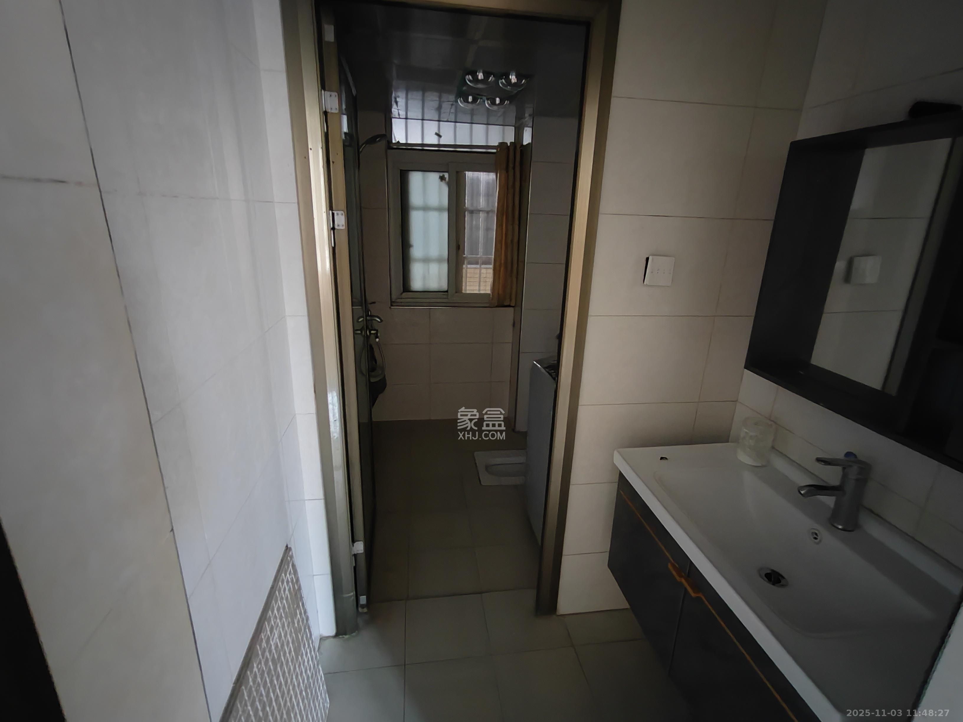 和馨园  2室2厅1卫    1800.0元/月室内图