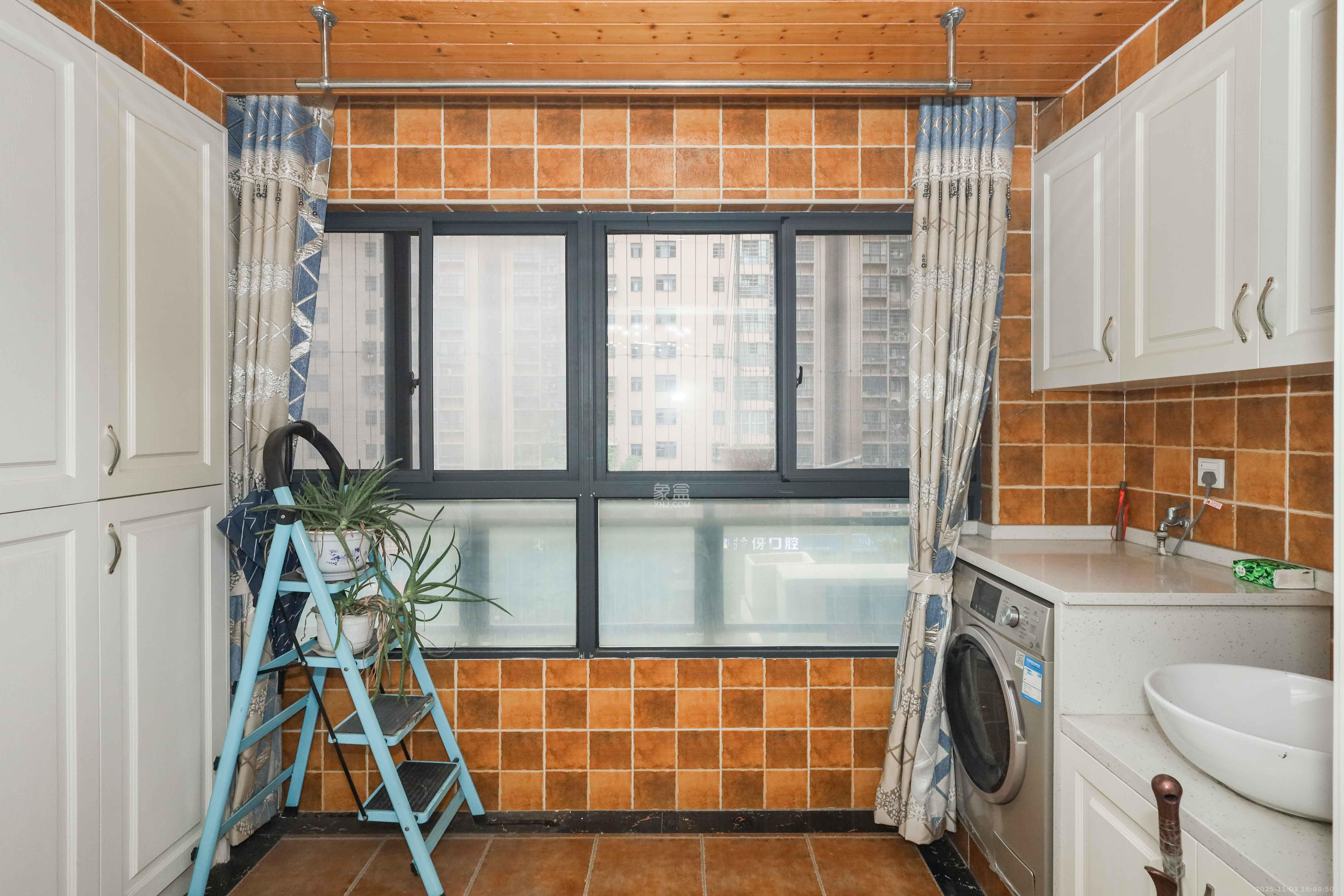 好莱城（弘德西街）  3室2厅1卫    99.0万阳台