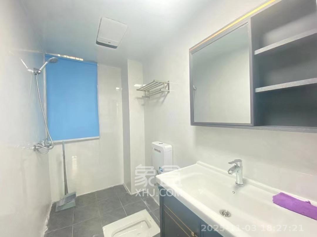 芙蓉万国城MOMA(卓越汇富苑) 3室1厅1卫 2600.0元/月 芙蓉万国城MOMA(卓越汇富苑) 3室1厅1卫 2600.0元/月室内图