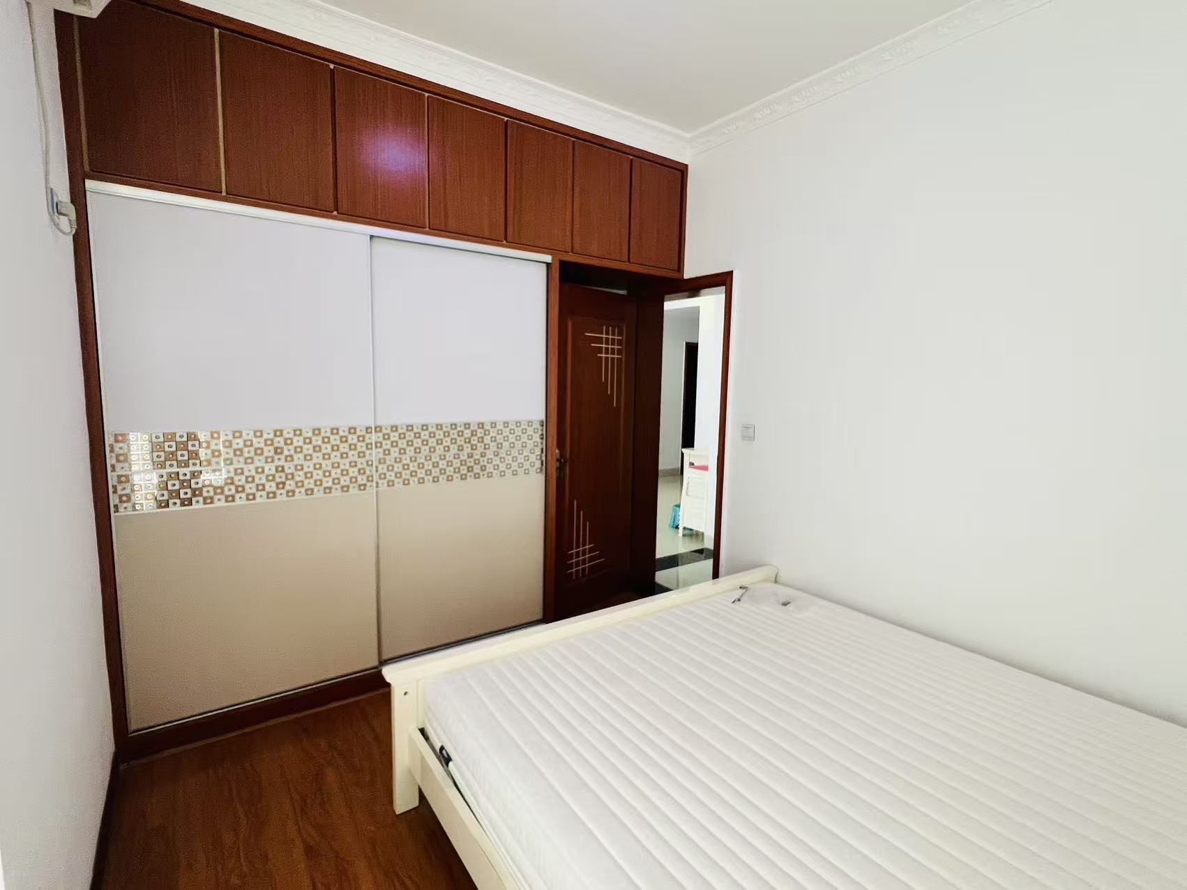 学府花园(文苑瑞景) 2室2厅1卫 1200.0元/月 学府花园(文苑瑞景) 2室2厅1卫 1200.0元/月室内图