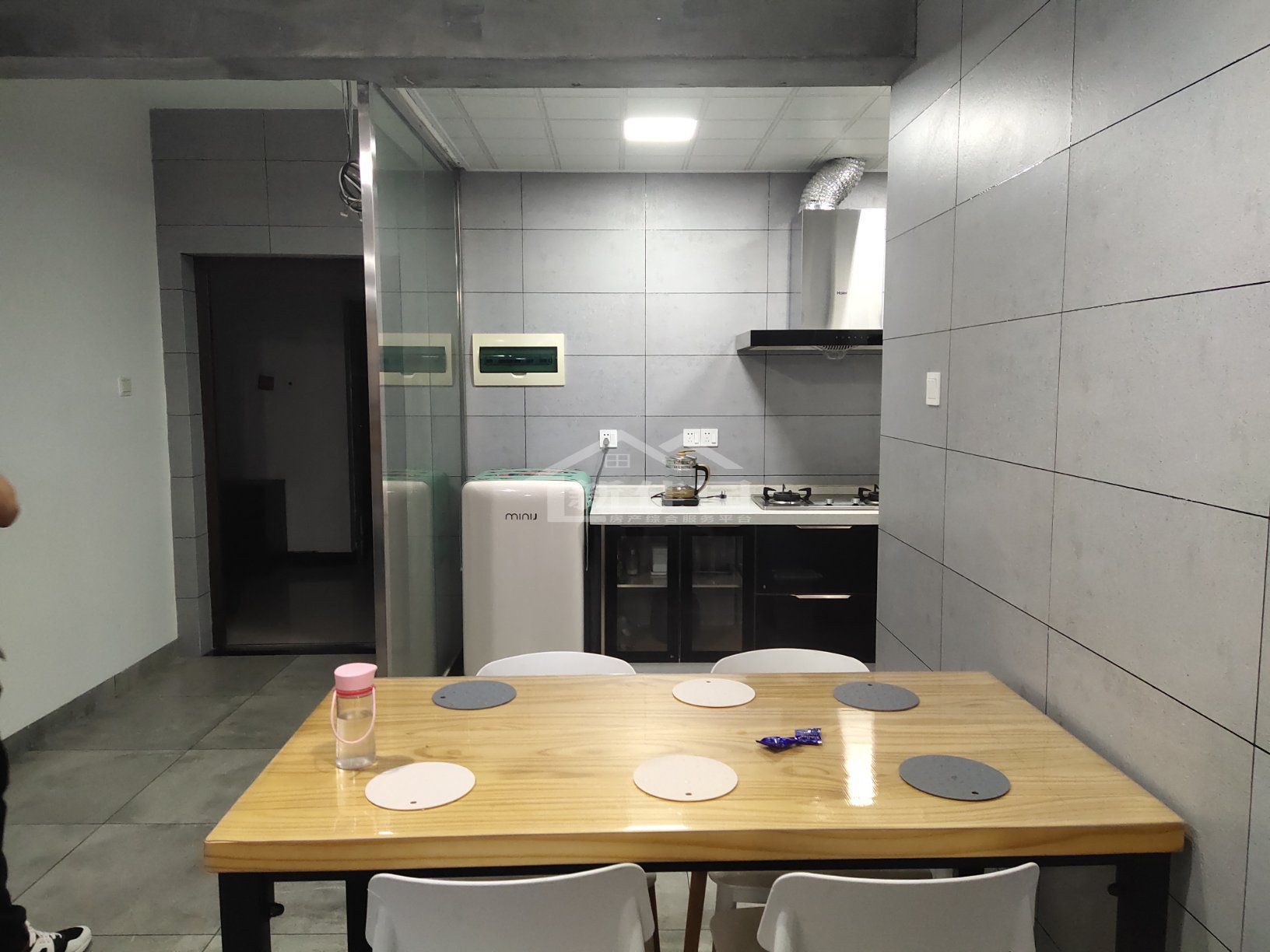 公园世家  2室2厅1卫    1666.0元/月室内图