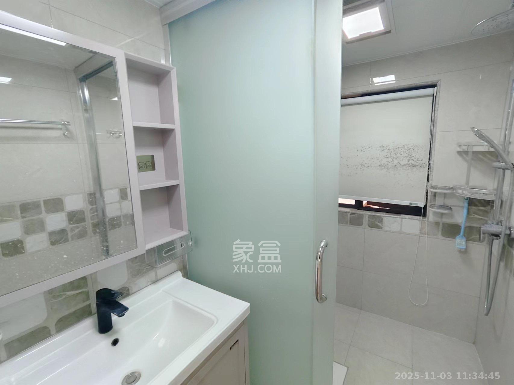 荣盛岳麓峰景 3室2厅2卫 2300.0元/月 荣盛岳麓峰景 3室2厅2卫 2300.0元/月室内图