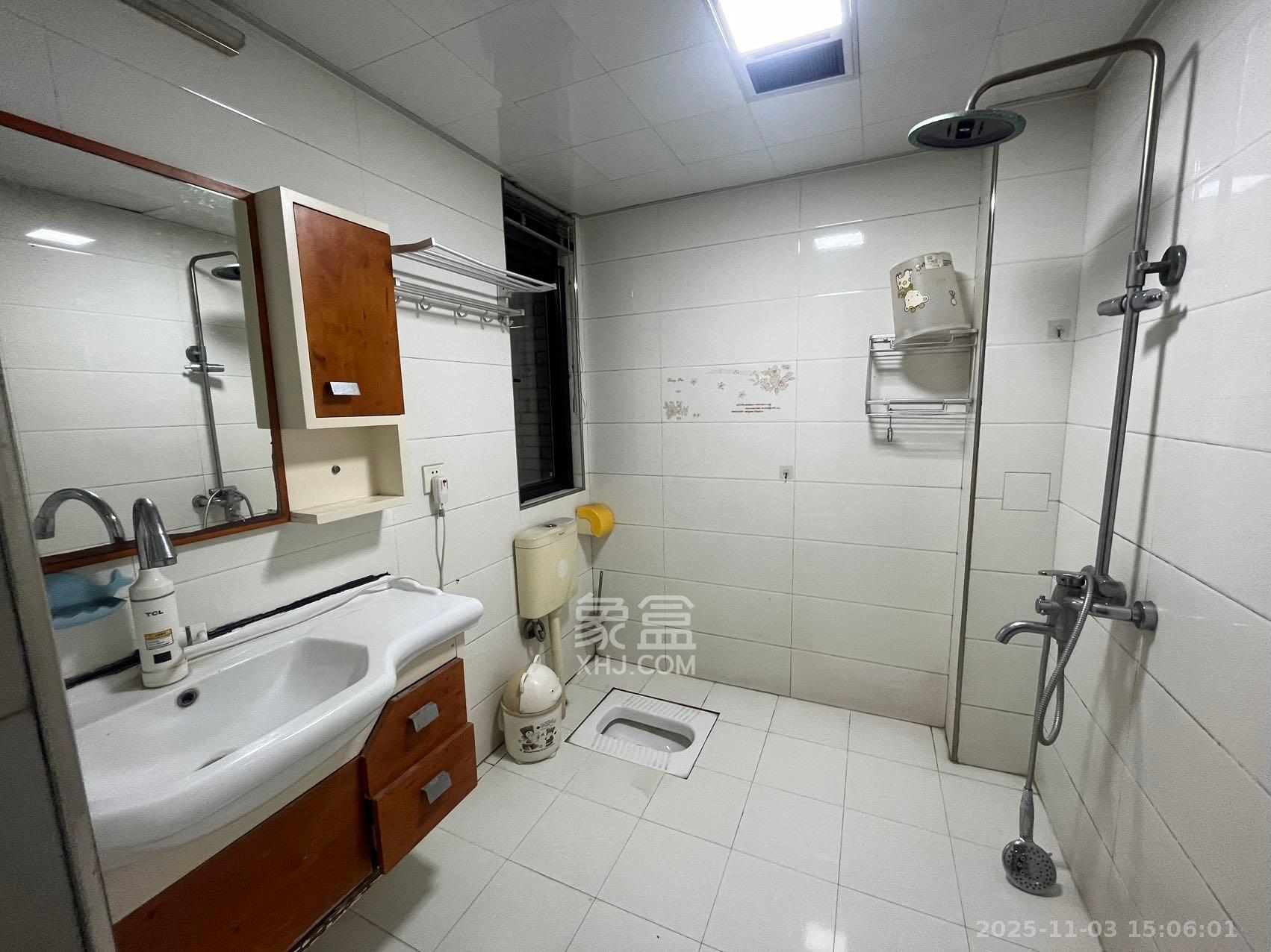 三江花中城  2室2厅1卫    2200.0元/月室内图