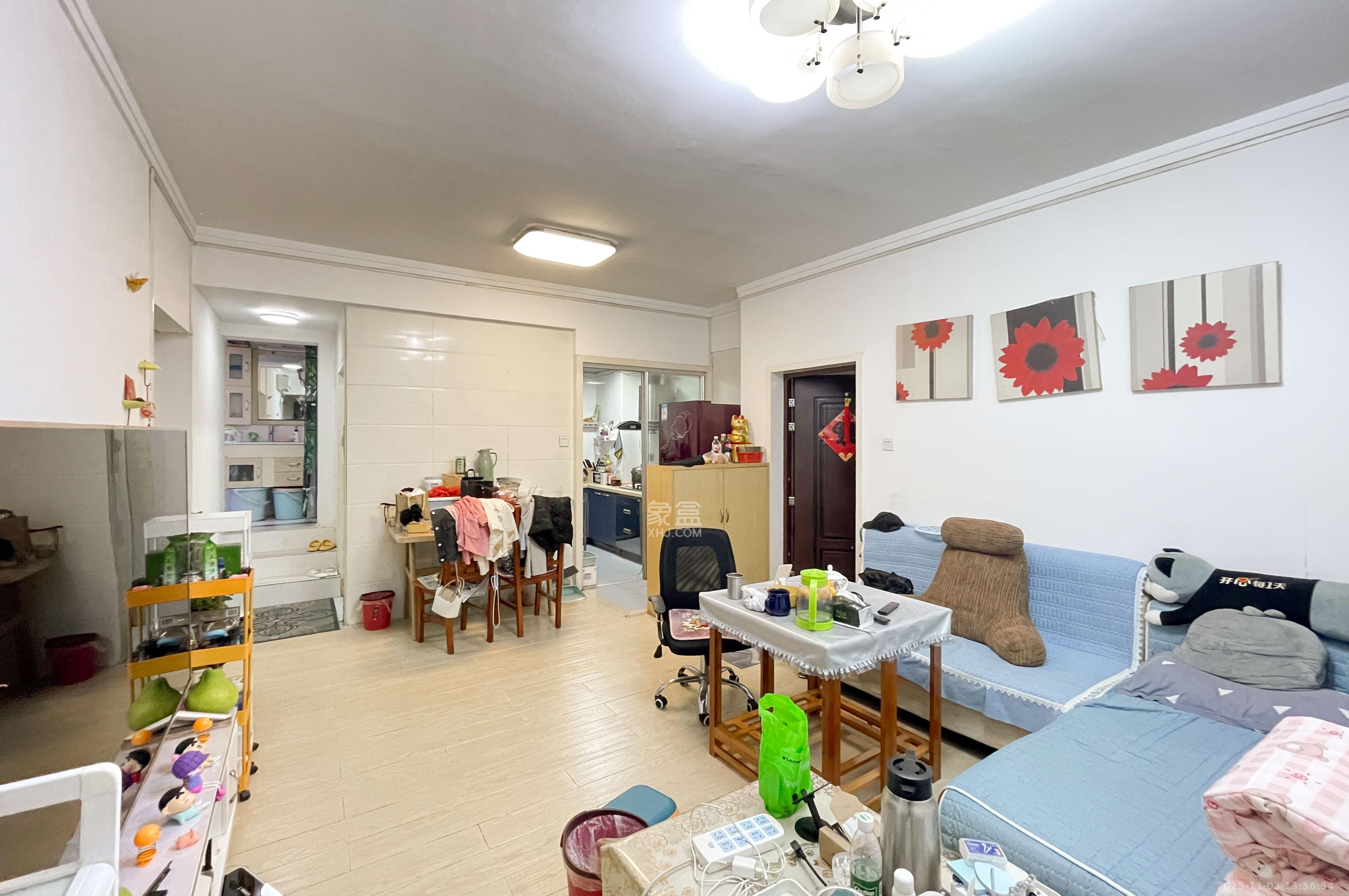 谋房博客(博客天街) 3室2厅1卫 68.8万 谋房博客(博客天街) 3室2厅1卫 68.8万客厅