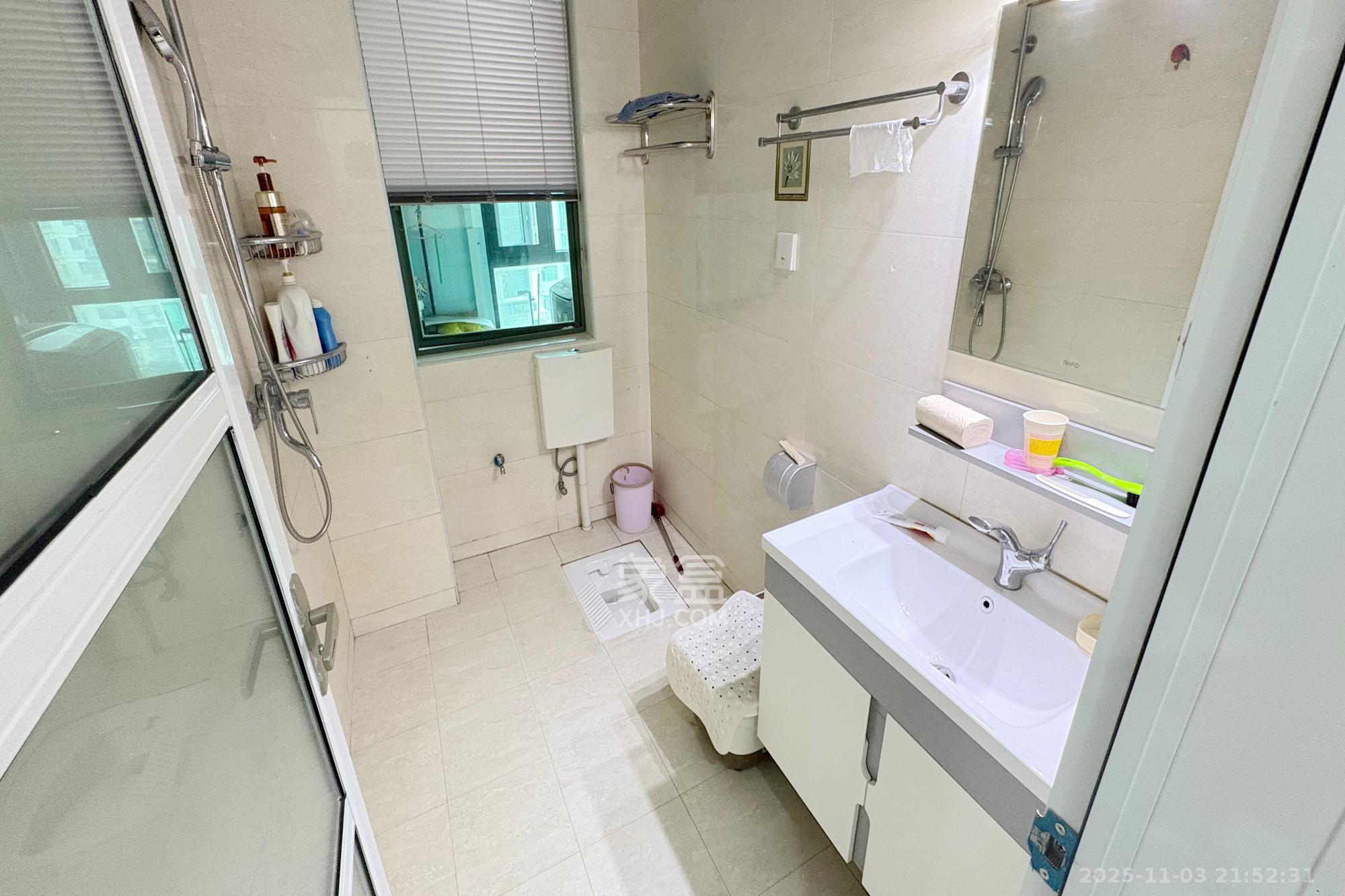 颐美园  3室2厅2卫    118.0万卫生间