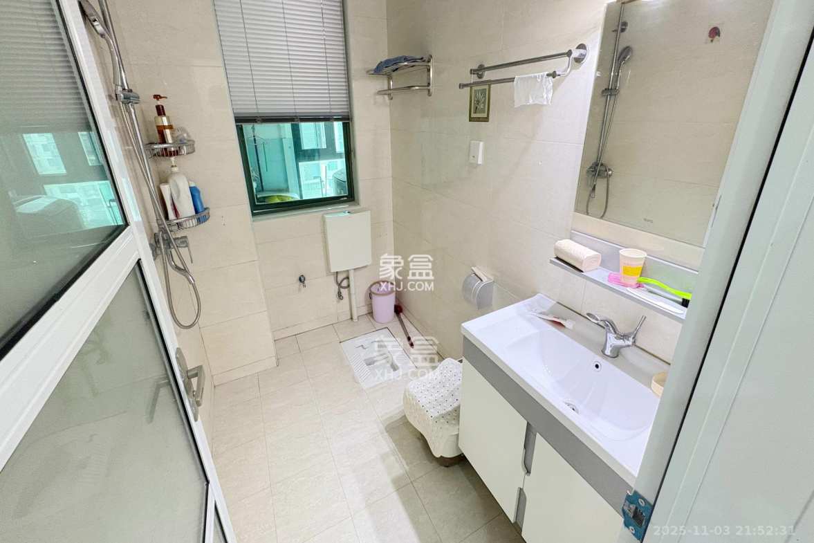 颐美园 3室2厅2卫 118.0万 颐美园 3室2厅2卫 118.0万卫生间